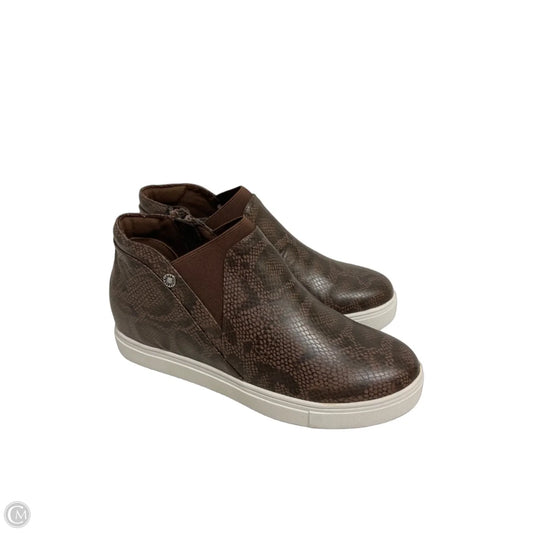 Shoes Flats By Yellow Box In Snakeskin Print, Size: 8