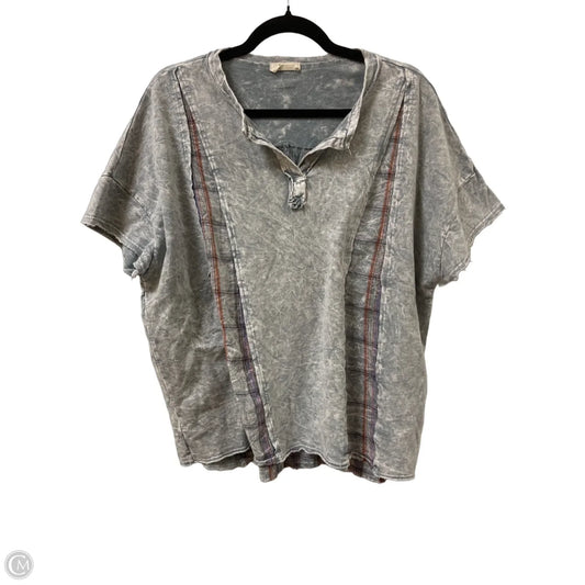 Top Short Sleeve By Clothes Mentor In Grey, Size: M