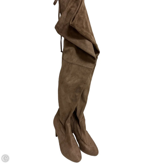Boots Knee Heels By Clothes Mentor In Brown, Size: 9