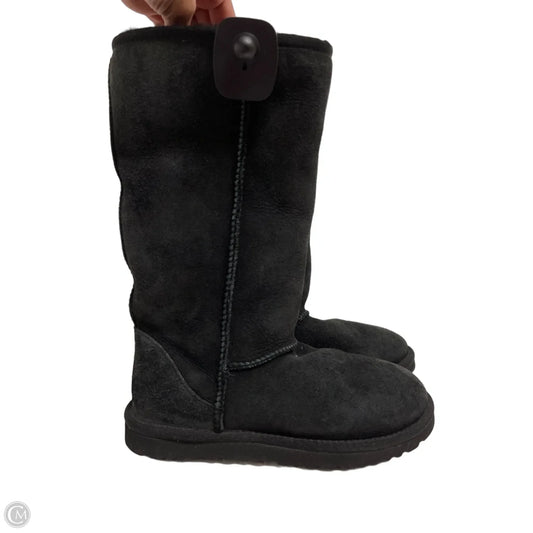 Boots Designer By Ugg In Black, Size: 6