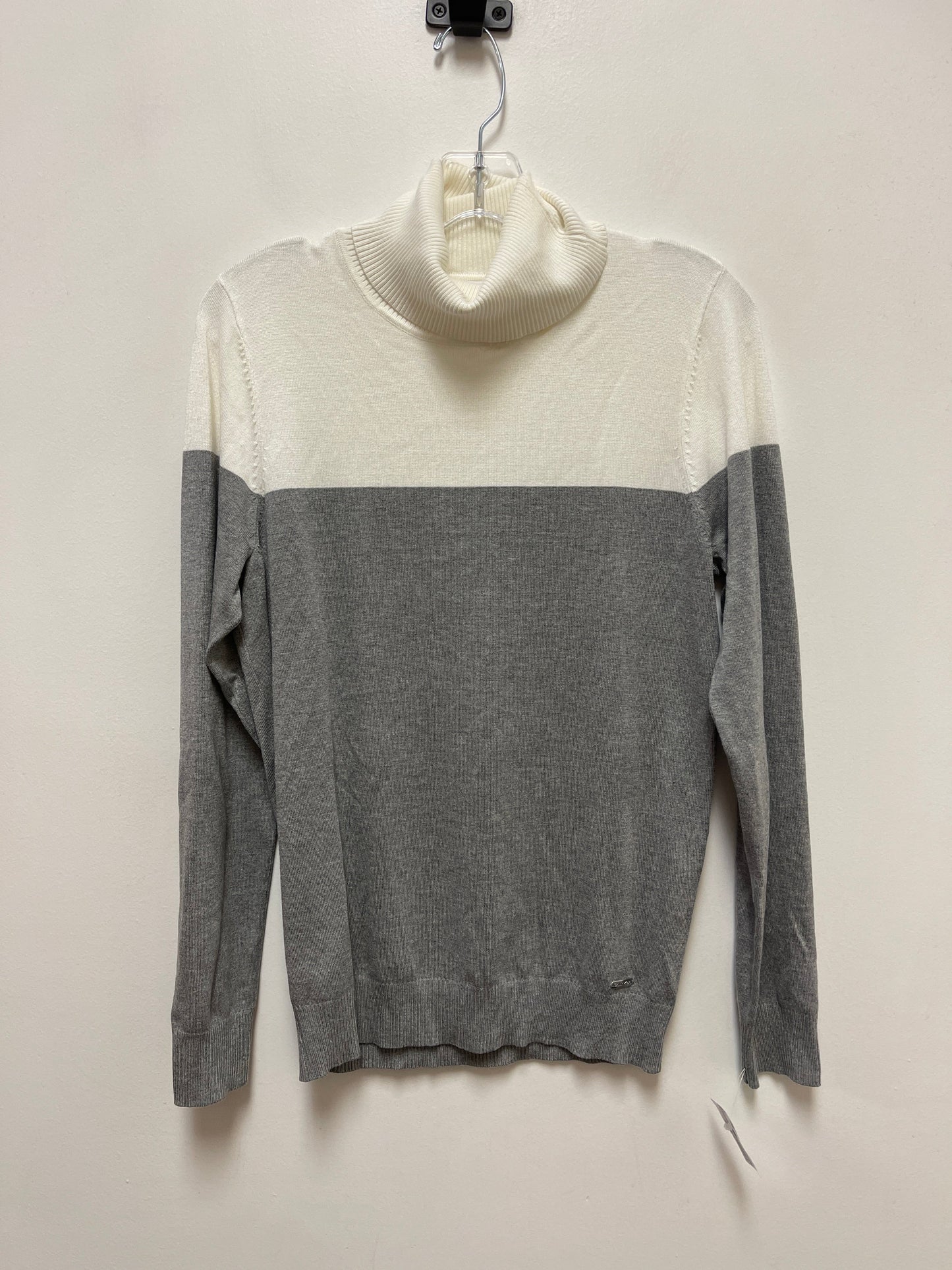 Sweater By Calvin Klein In Grey & White, Size: M