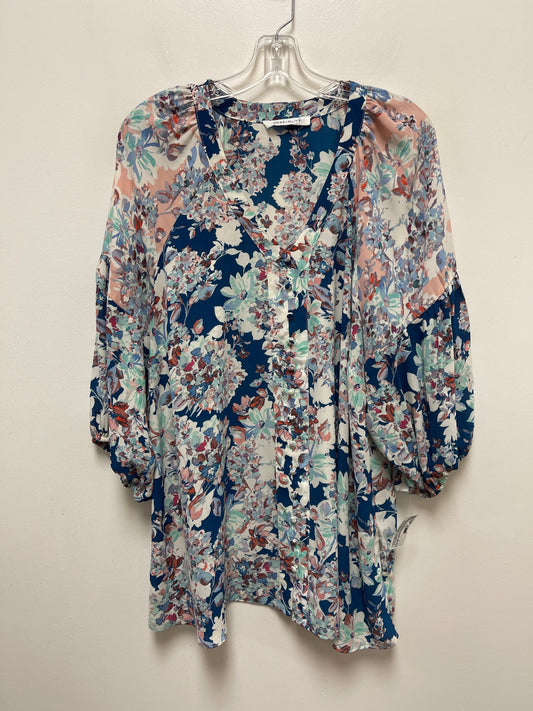 Top Short Sleeve By Rose And Olive  Size: Xl