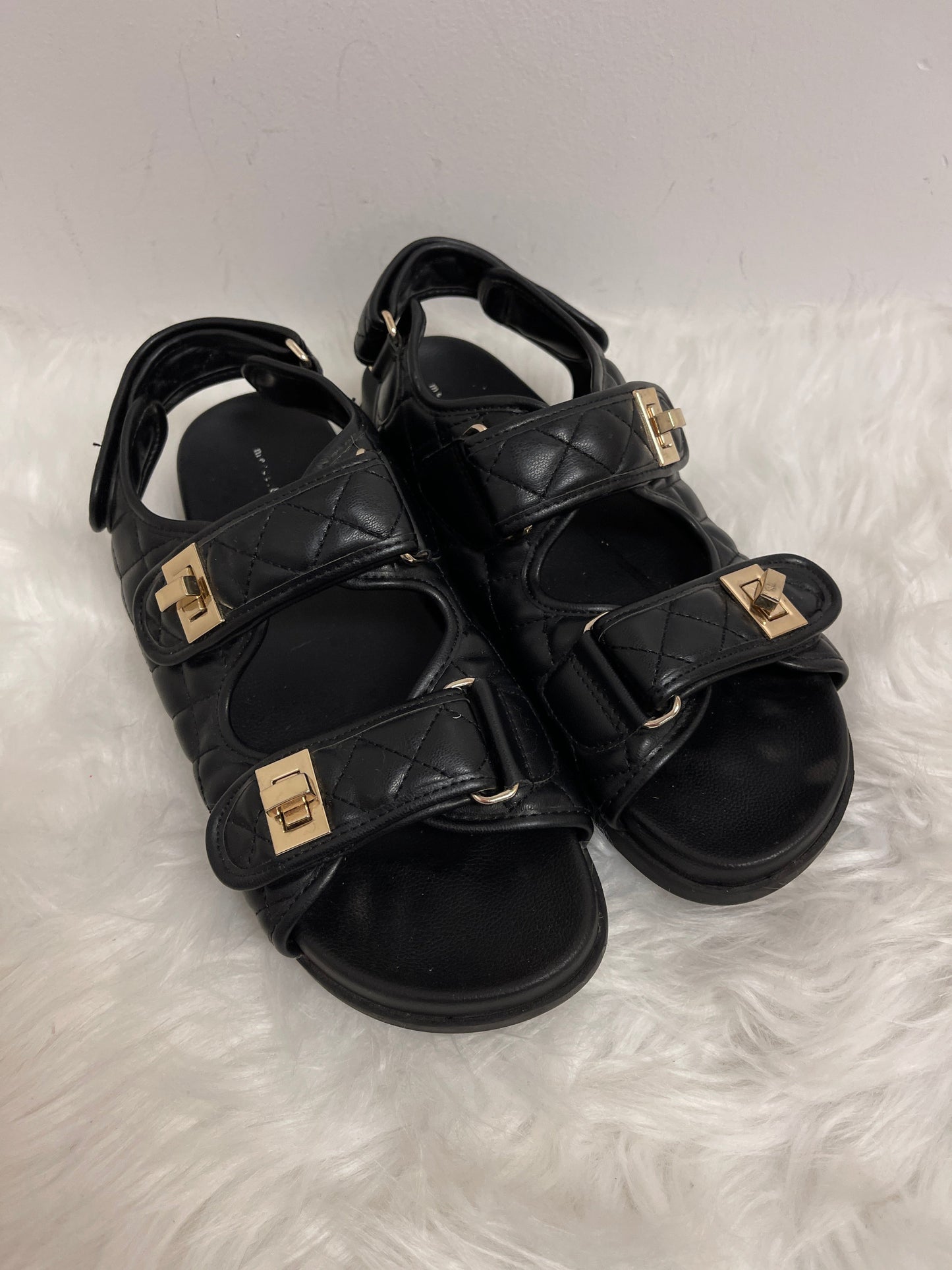 Black Sandals Flats Clothes Mentor, Size 9