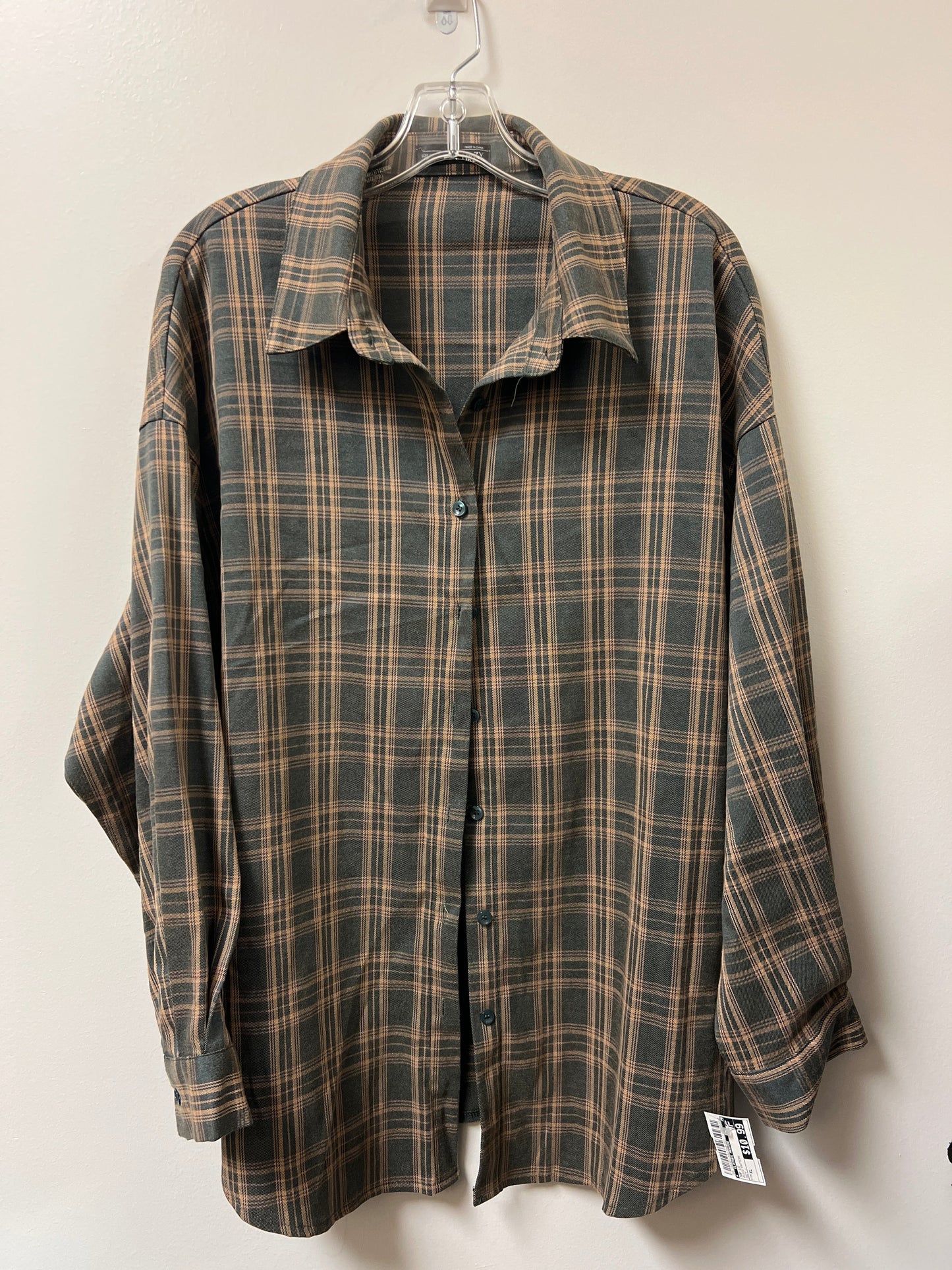 Top Long Sleeve By Clothes Mentor In Plaid Pattern, Size: Xl