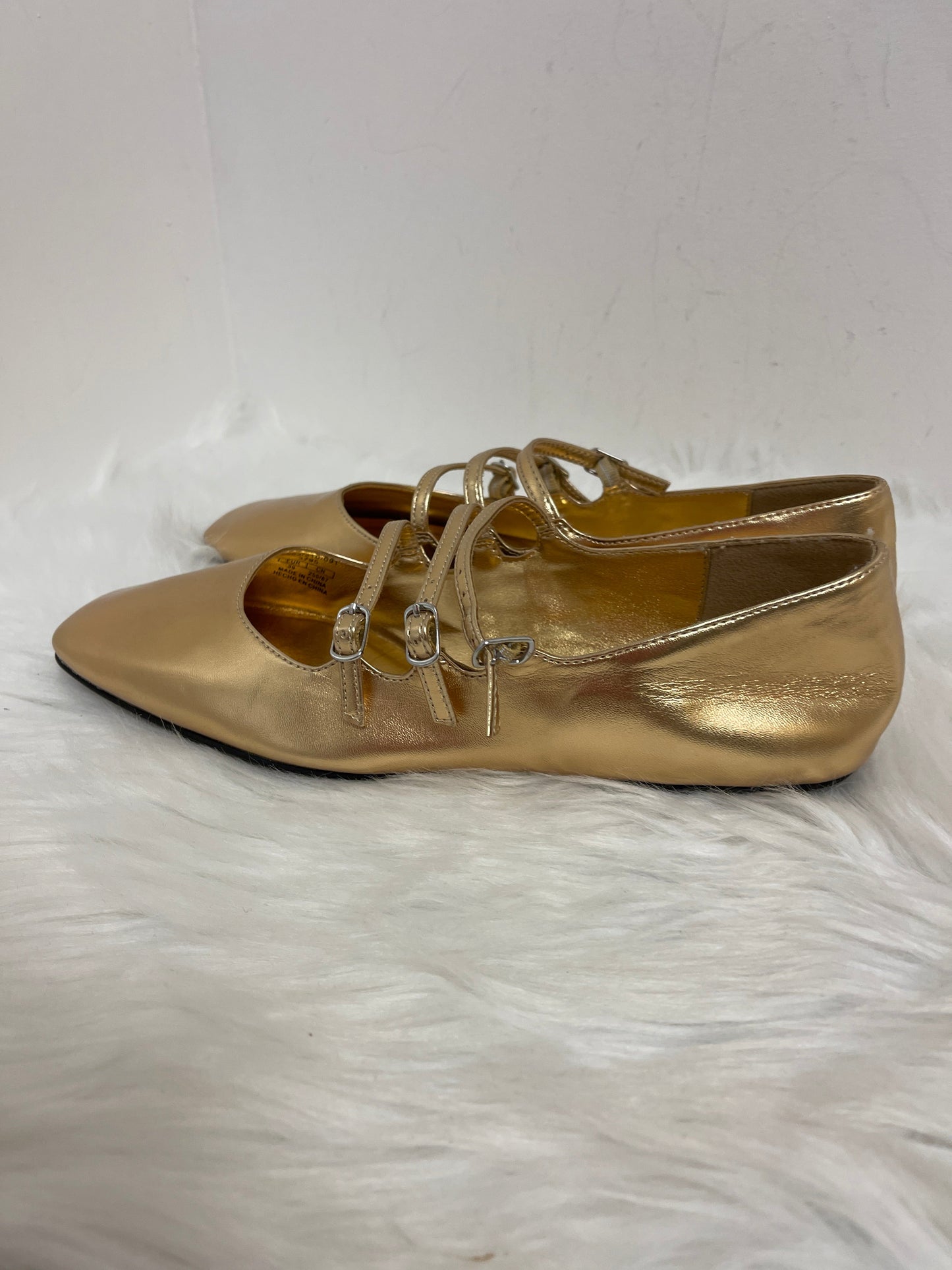 Gold Shoes Flats Zara, Size 8.5