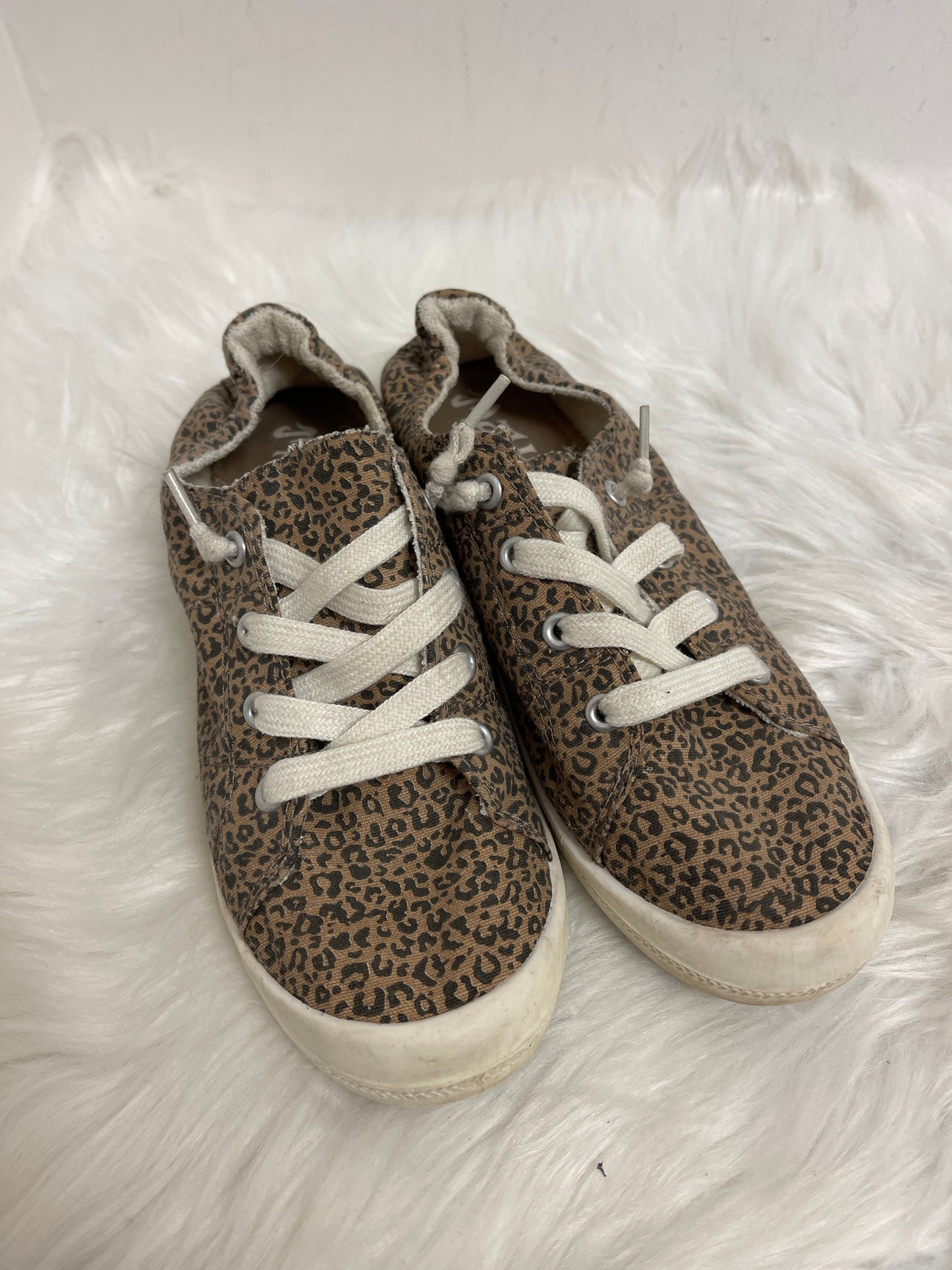 Animal Print Shoes Sneakers Mad Love, Size 7