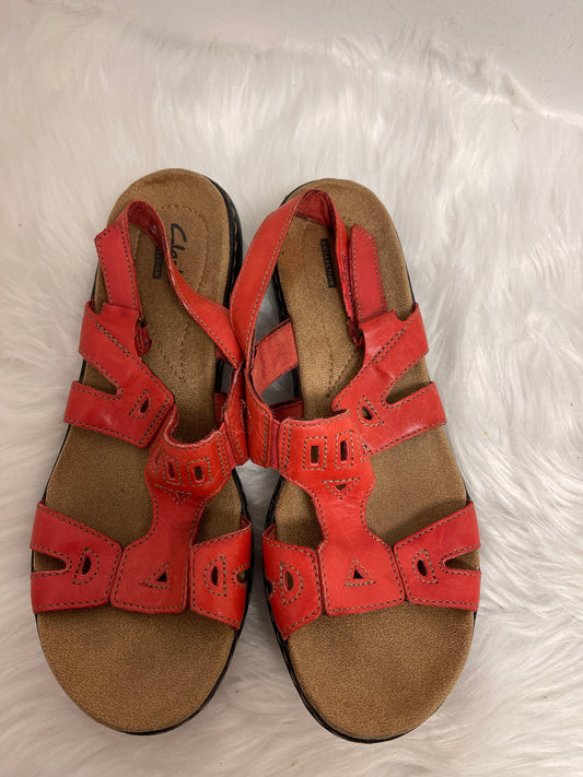 Red Sandals Flats Clarks, Size 7