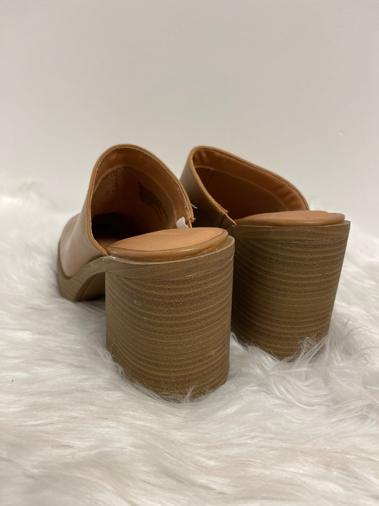 Tan Shoes Heels Block Universal Thread, Size 9.5