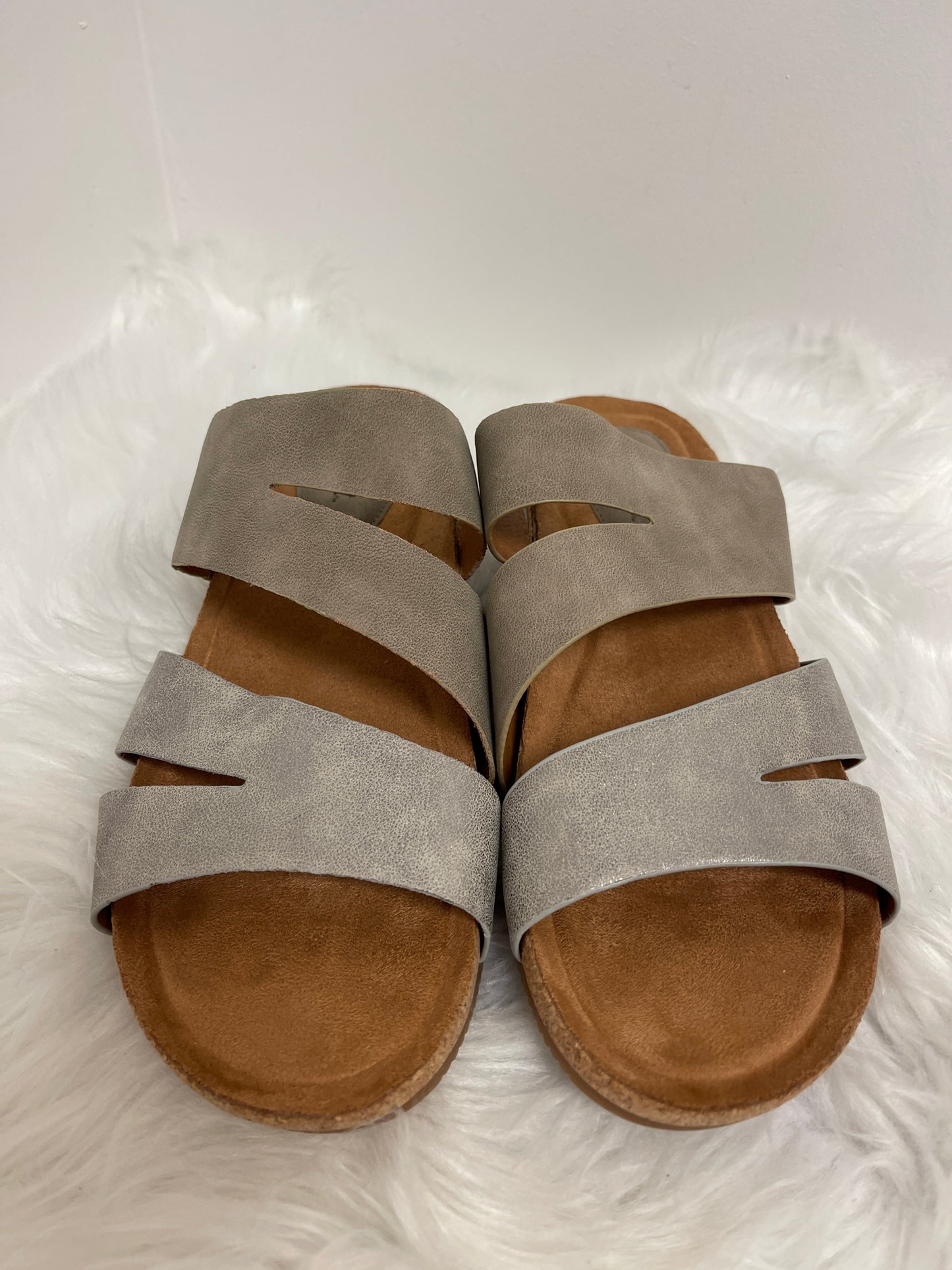 Grey Sandals Flats Sofft, Size 11