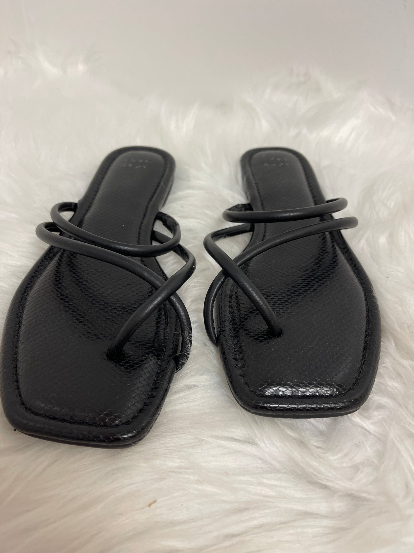 Black Sandals Flats Clothes Mentor, Size 7.5
