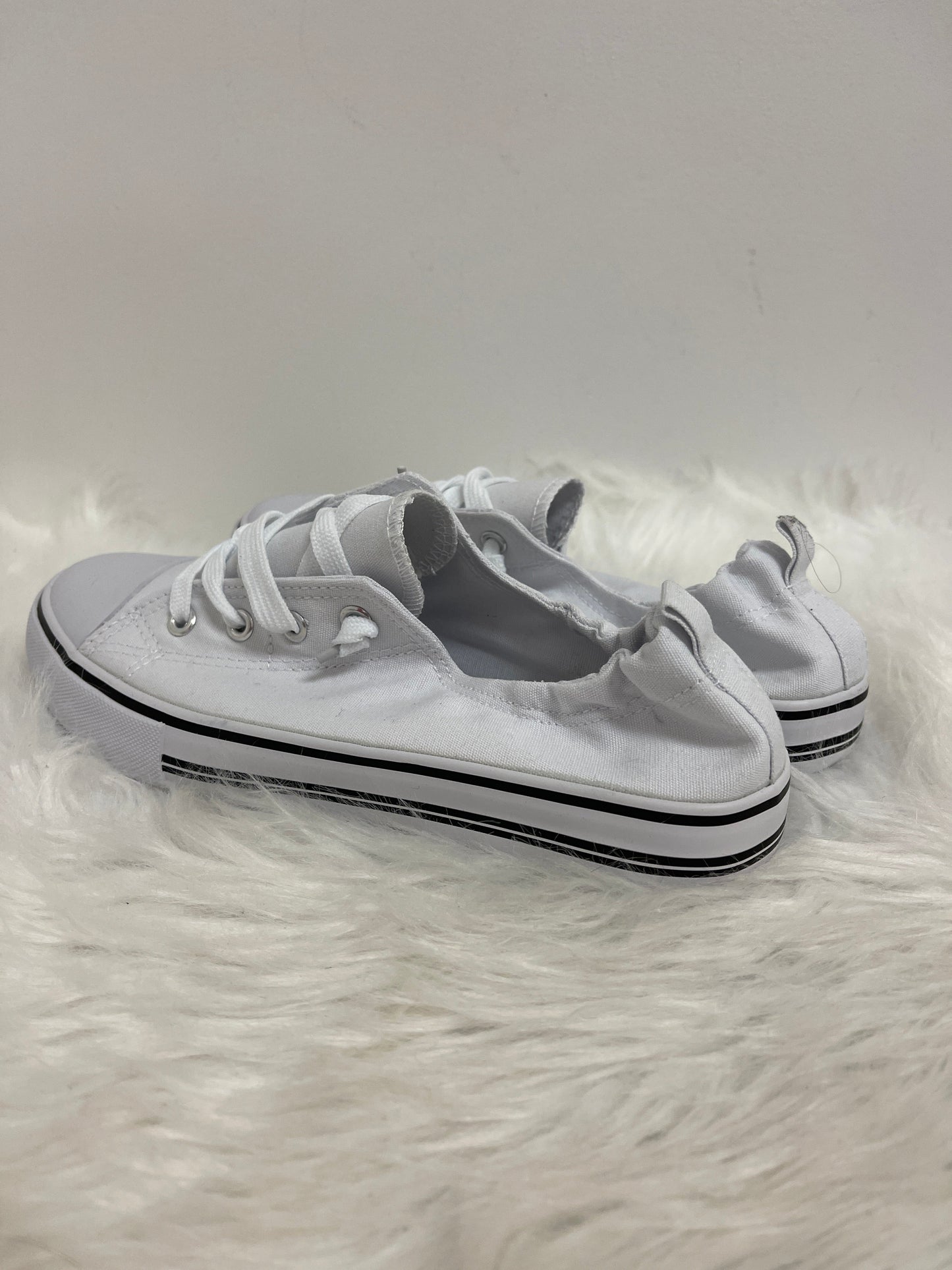 White Shoes Sneakers Pierre Dumas, Size 8