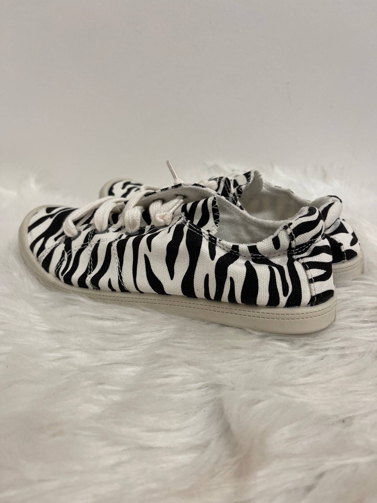 Black & White Shoes Sneakers Forever, Size 7.5