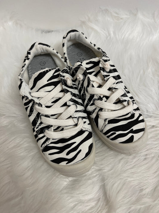 Black & White Shoes Sneakers Forever, Size 7.5