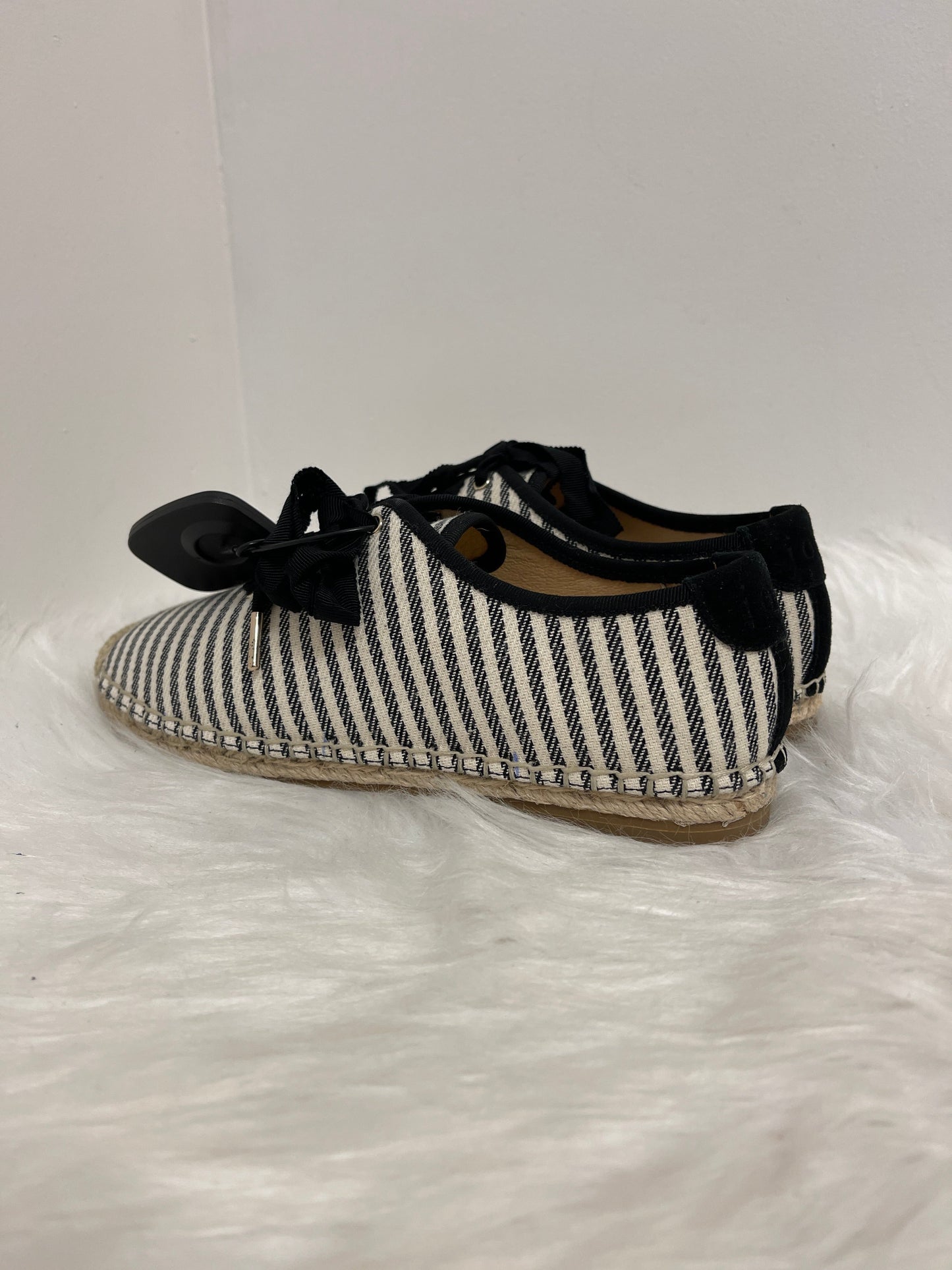 Striped Pattern Shoes Sneakers Joie, Size 6