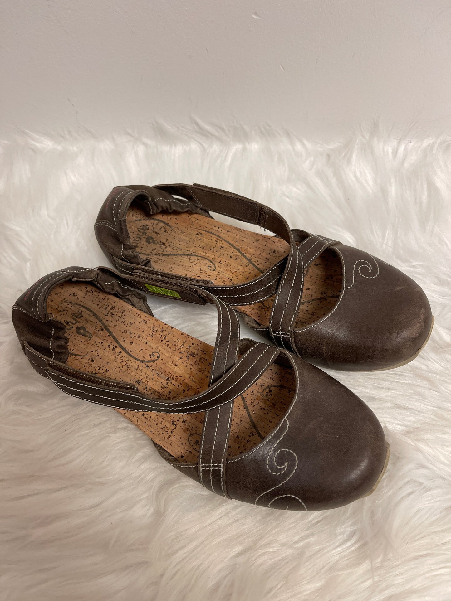 Brown Shoes Flats Clothes Mentor, Size 7.5