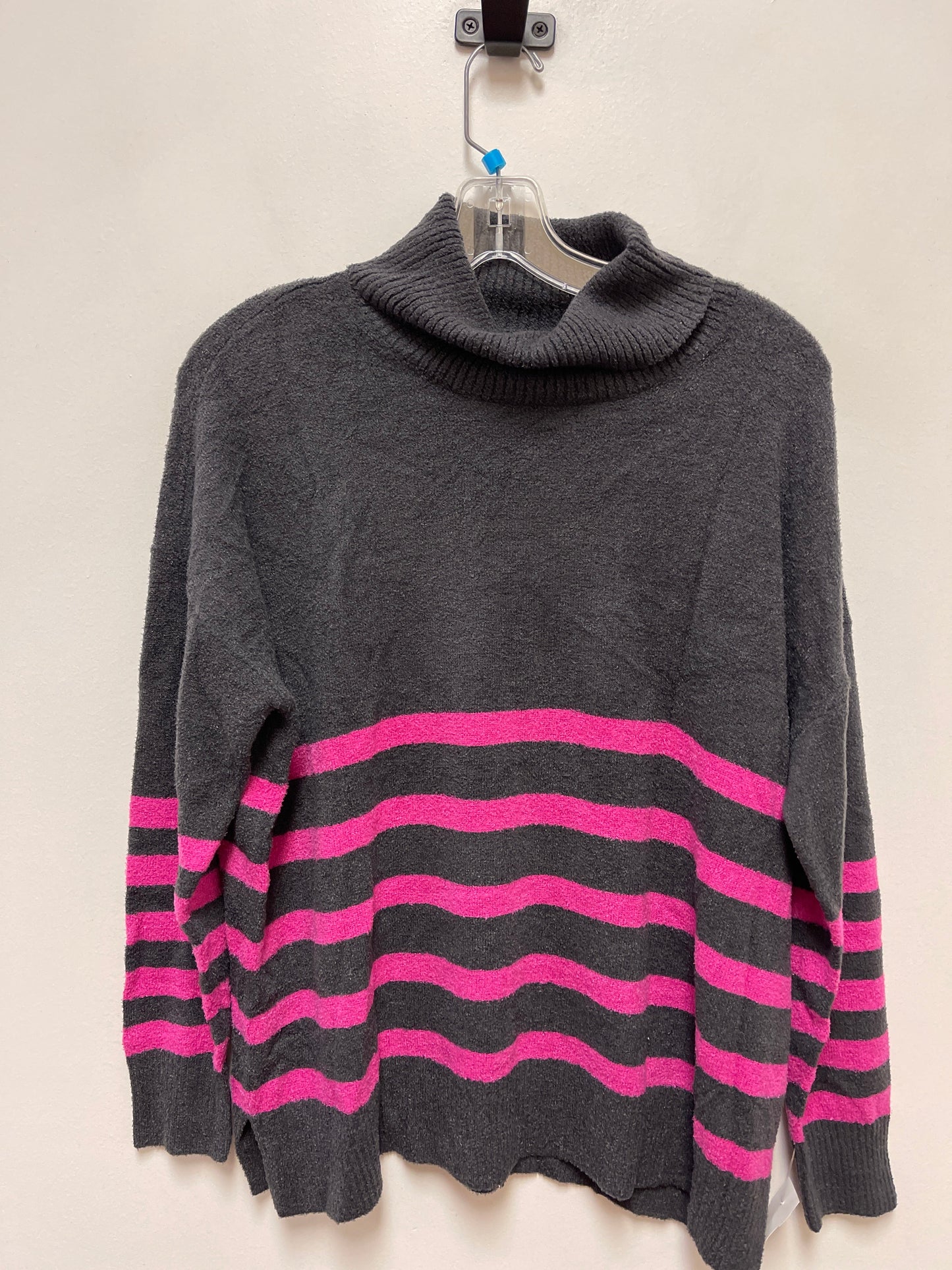 Sweater By Vince Camuto In Grey & Pink, Size: L