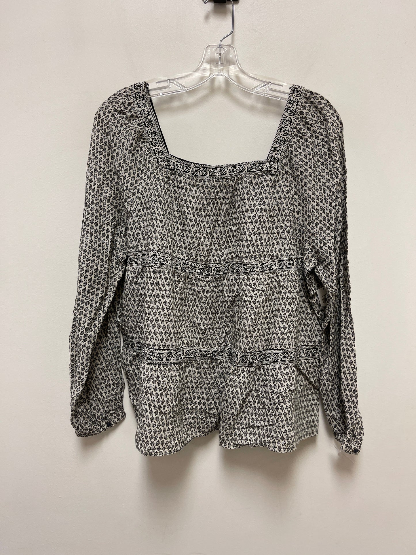 Top Long Sleeve By Old Navy In Black & Cream, Size: M