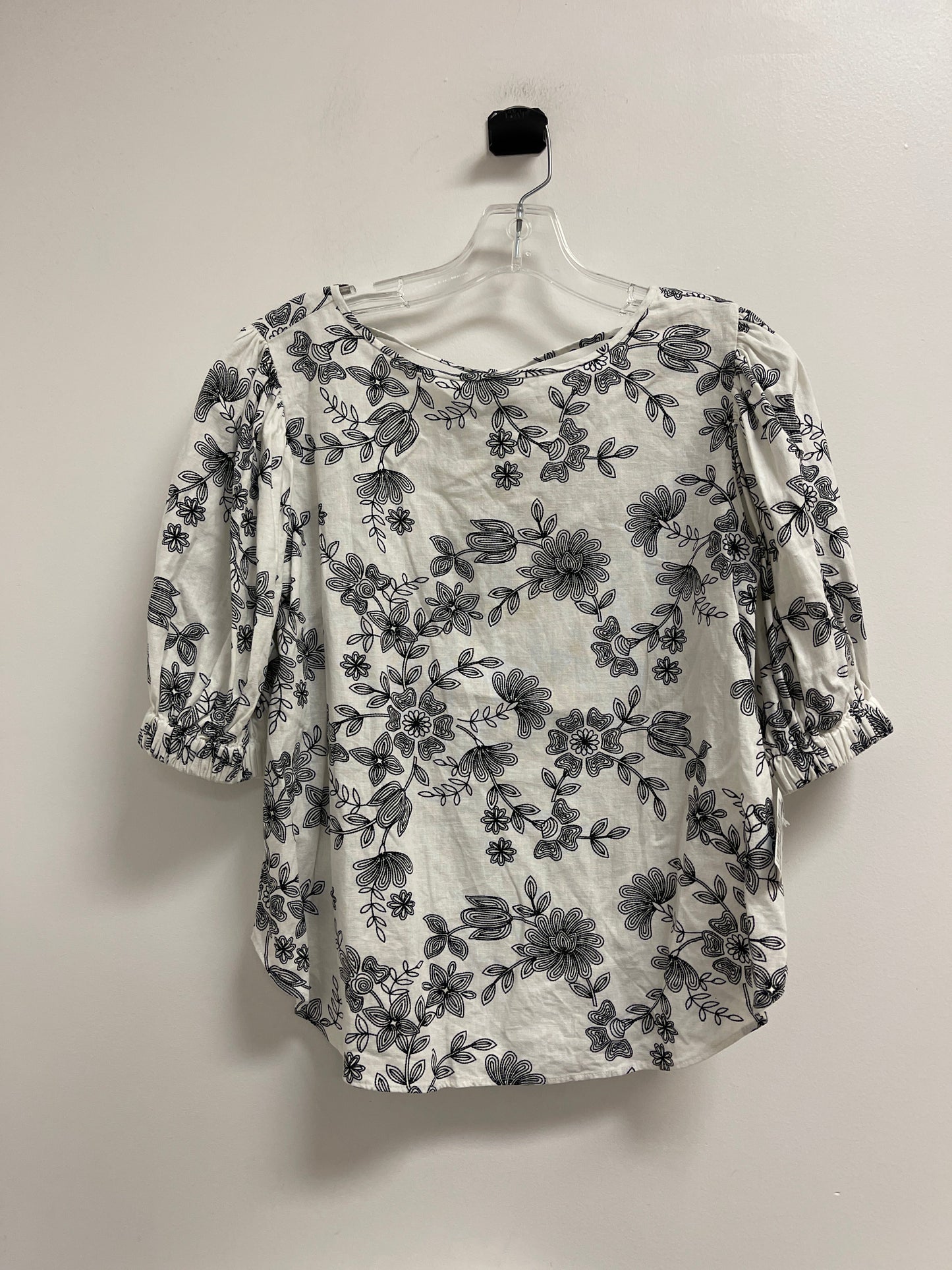 Top Short Sleeve By Ann Taylor In Black & White, Size: S