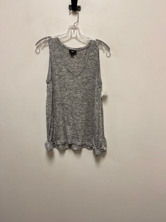 Top Sleeveless By Mossimo In Grey, Size: M