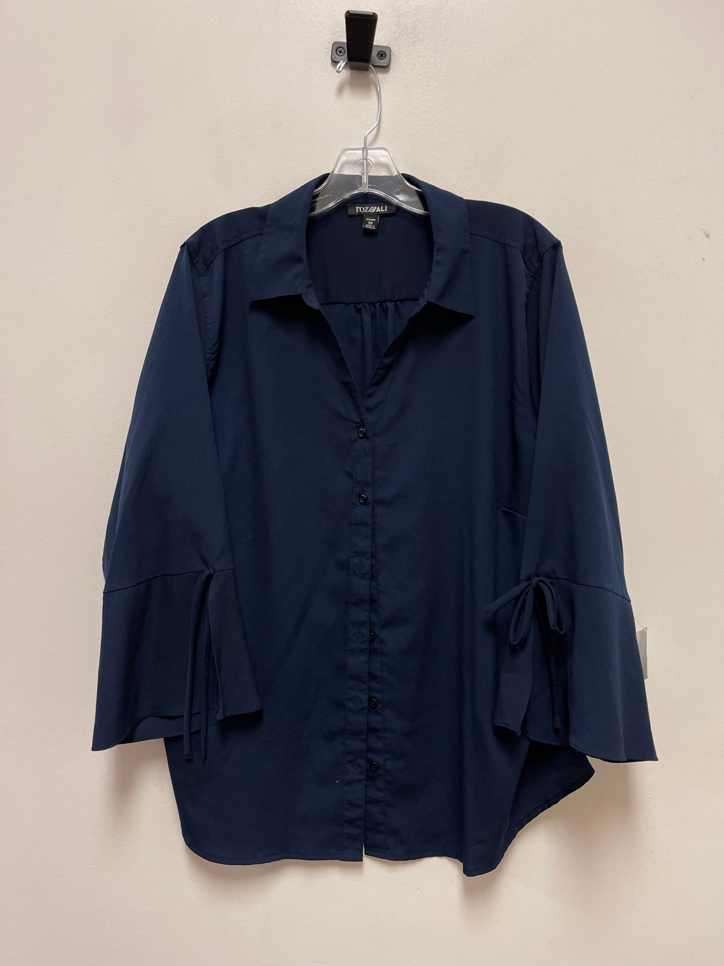 Top Short Sleeve By Roz And Ali In Navy, Size: 2x