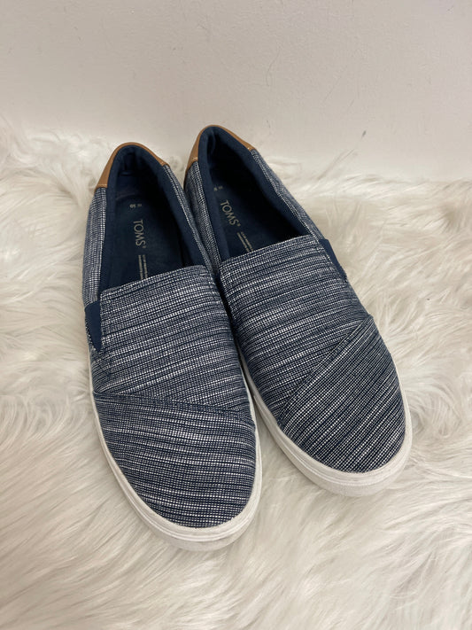 Shoes Flats By Toms In Blue & White, Size: 10