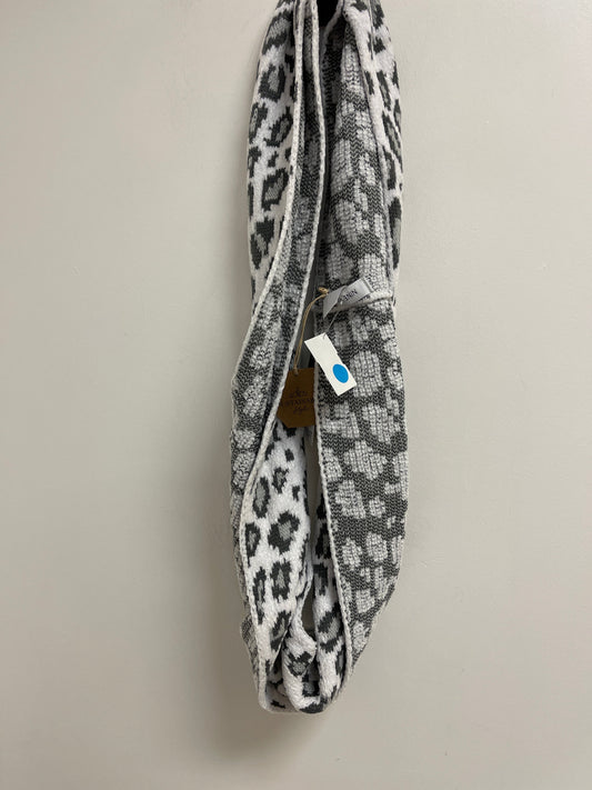 Scarf Infinity By Nine West