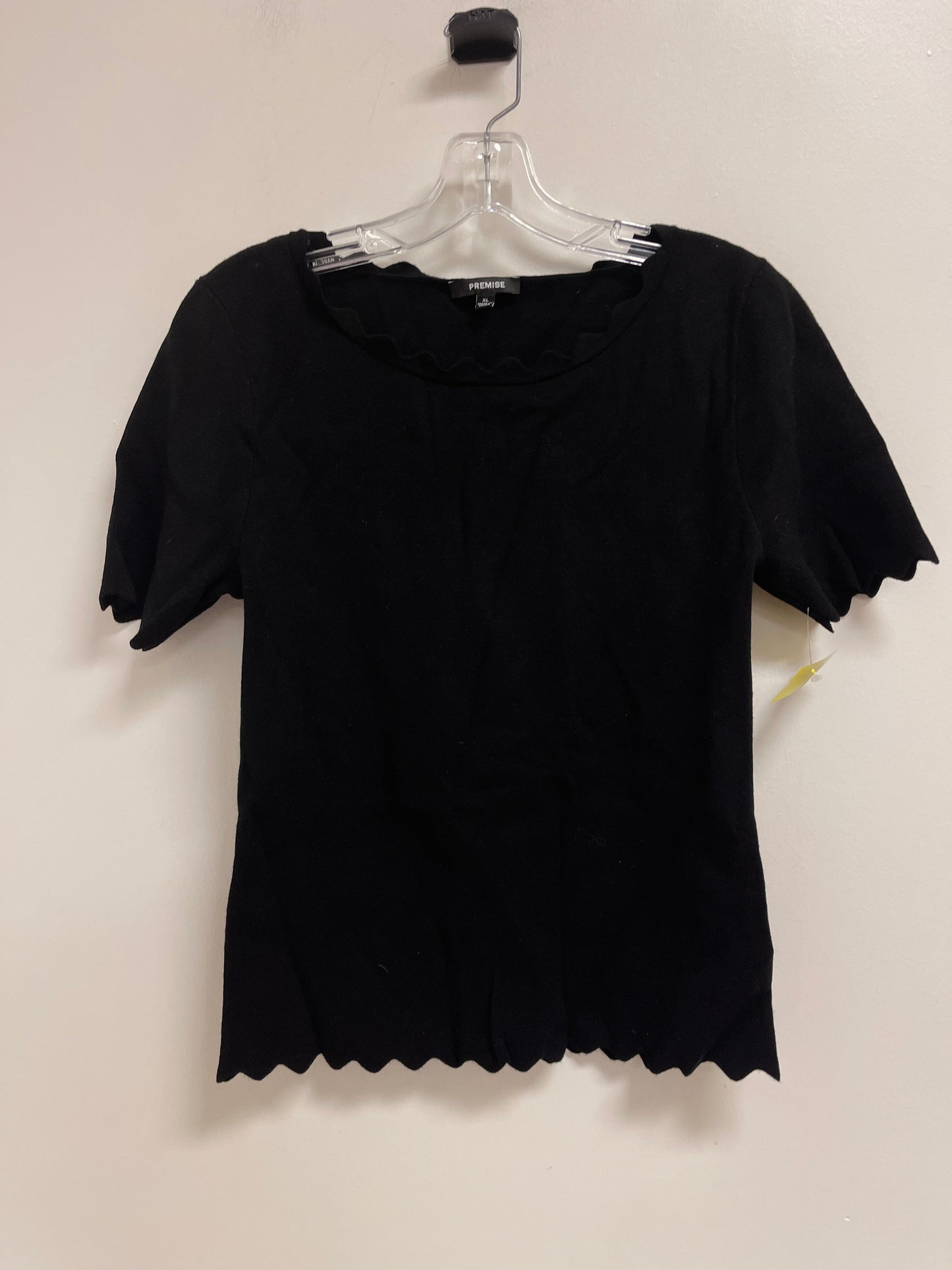 Top Short Sleeve By Premise In Black, Size: Xl