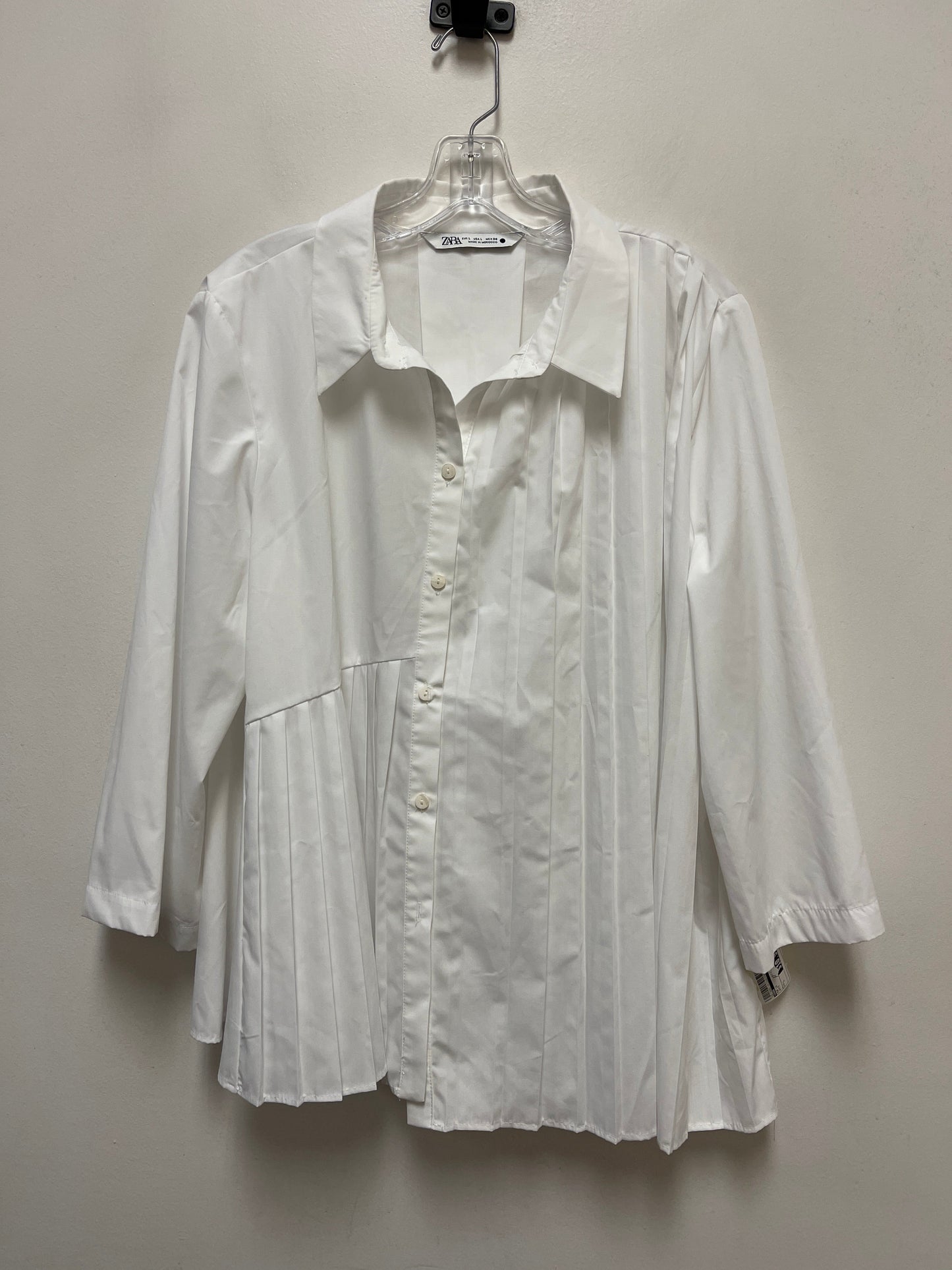 Top Long Sleeve By Zara In White, Size: L