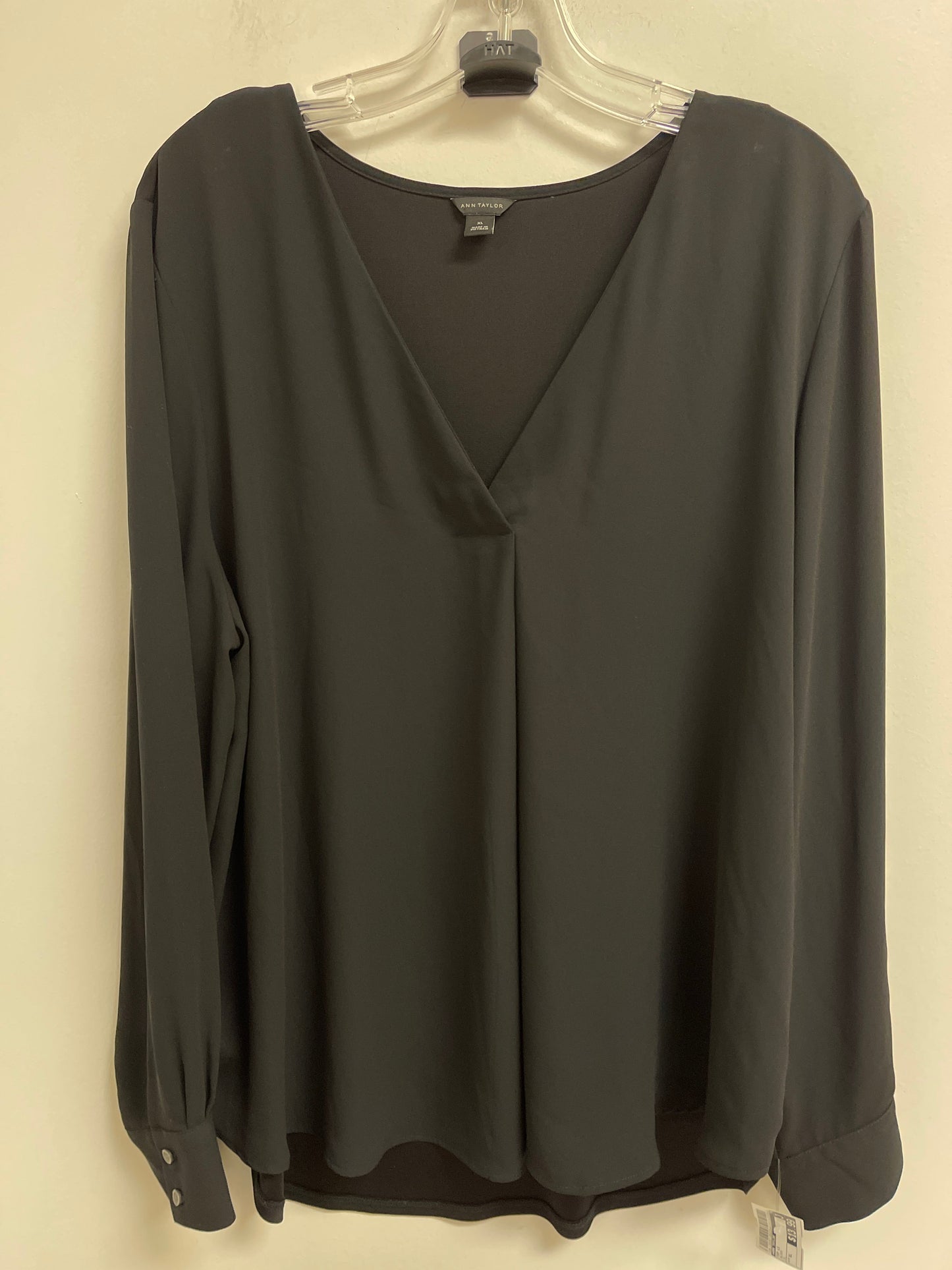 Top Long Sleeve By Ann Taylor In Black, Size: Xl