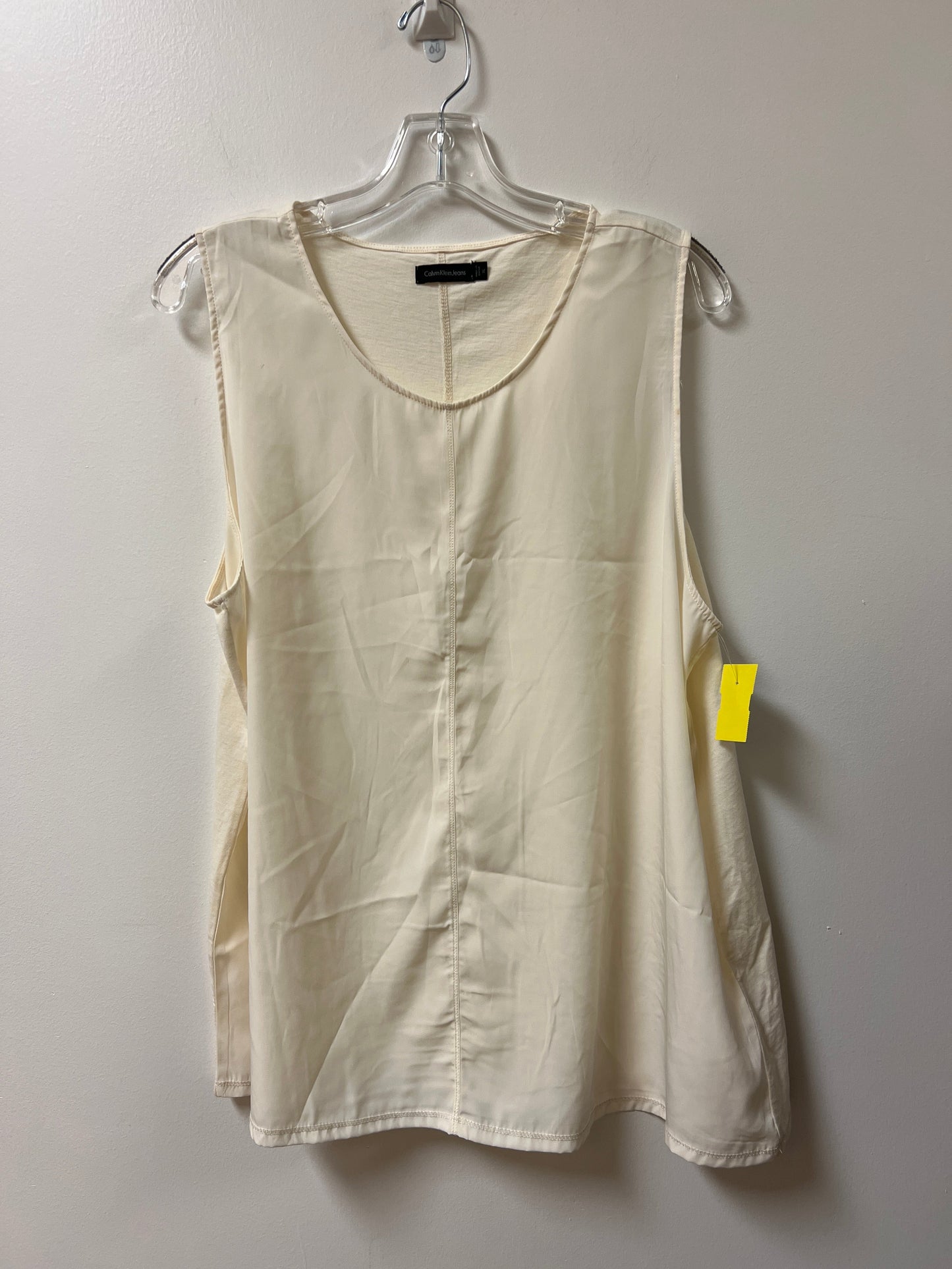 Top Sleeveless By Calvin Klein In Cream, Size: Xl