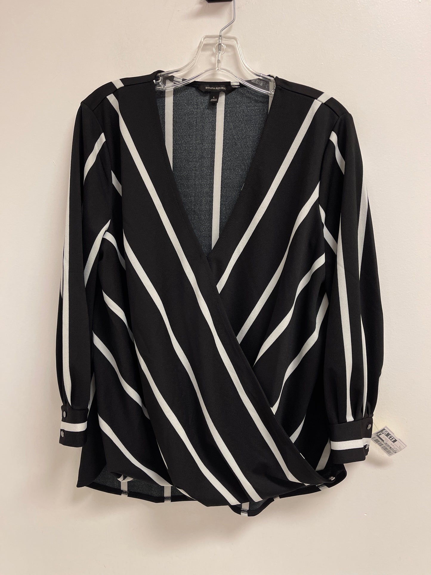 Top Long Sleeve By Banana Republic In Black & White, Size: L