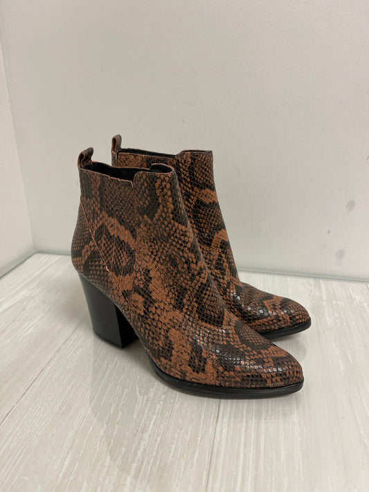 Boots Ankle Heels By Marc Fisher In Snakeskin Print, Size: 7