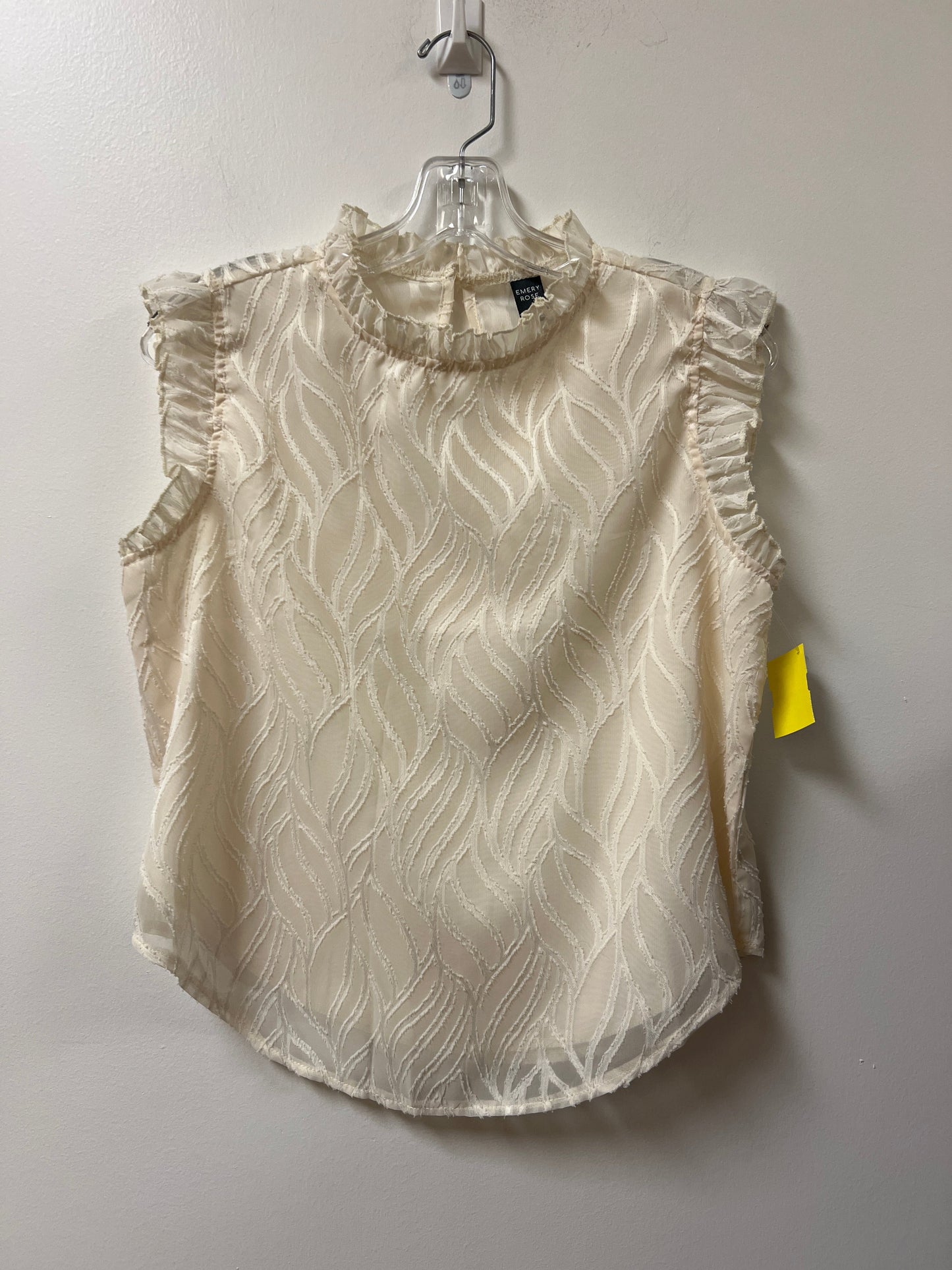 Top Sleeveless By Clothes Mentor In Cream, Size: M