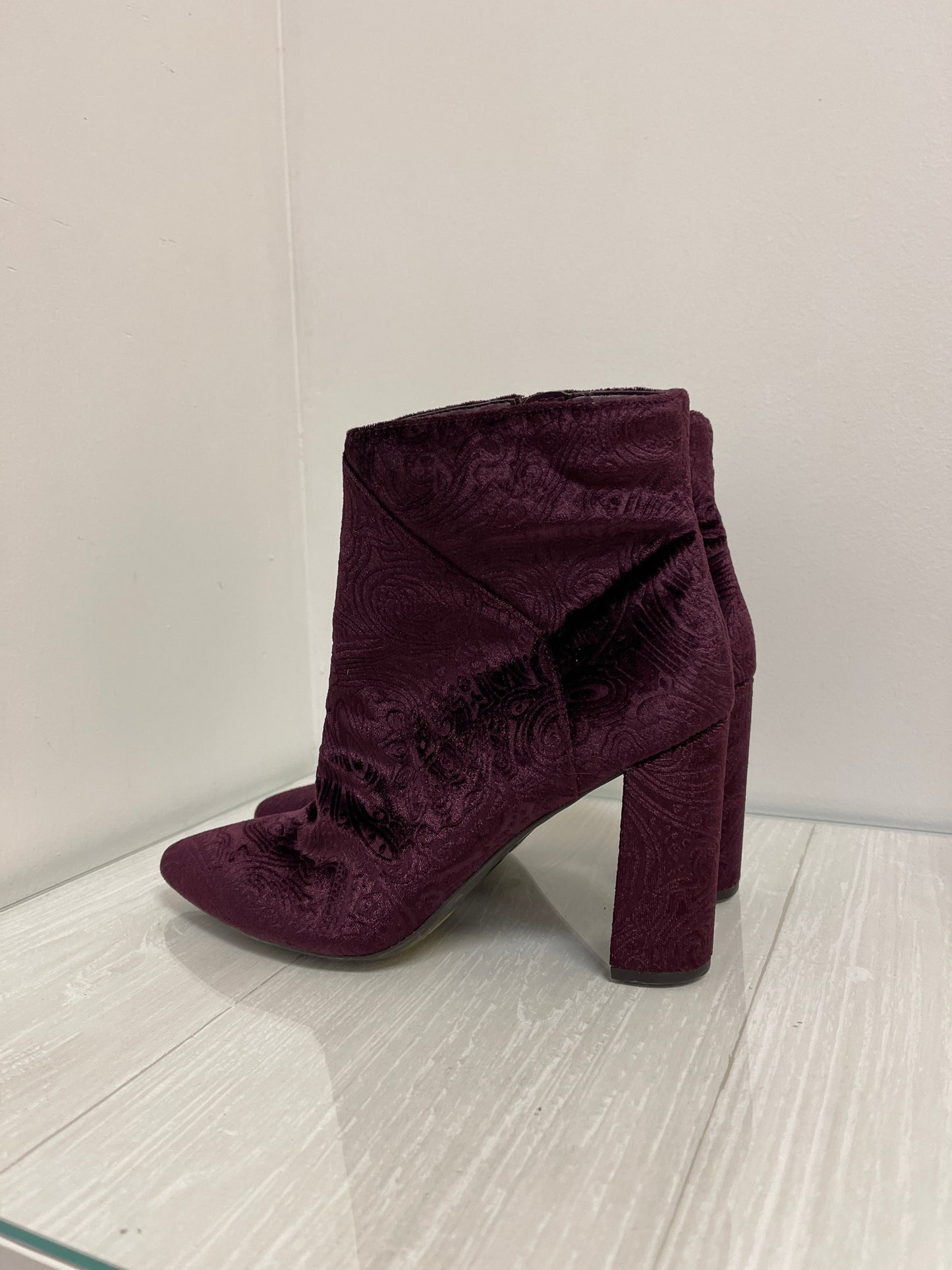 Boots Ankle Heels By Nine West In Purple, Size: 8.5