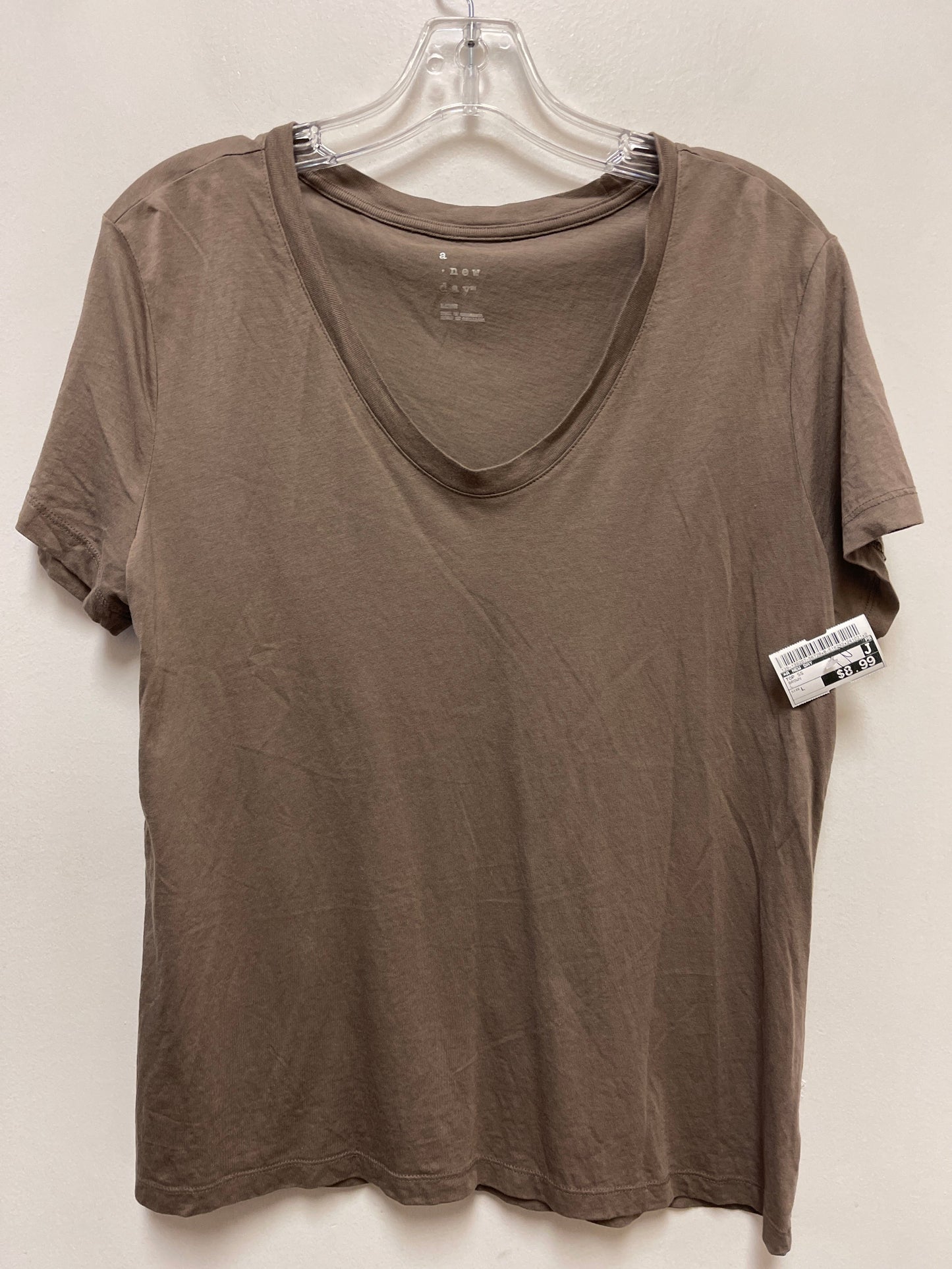 Top Short Sleeve By A New Day In Brown, Size: L