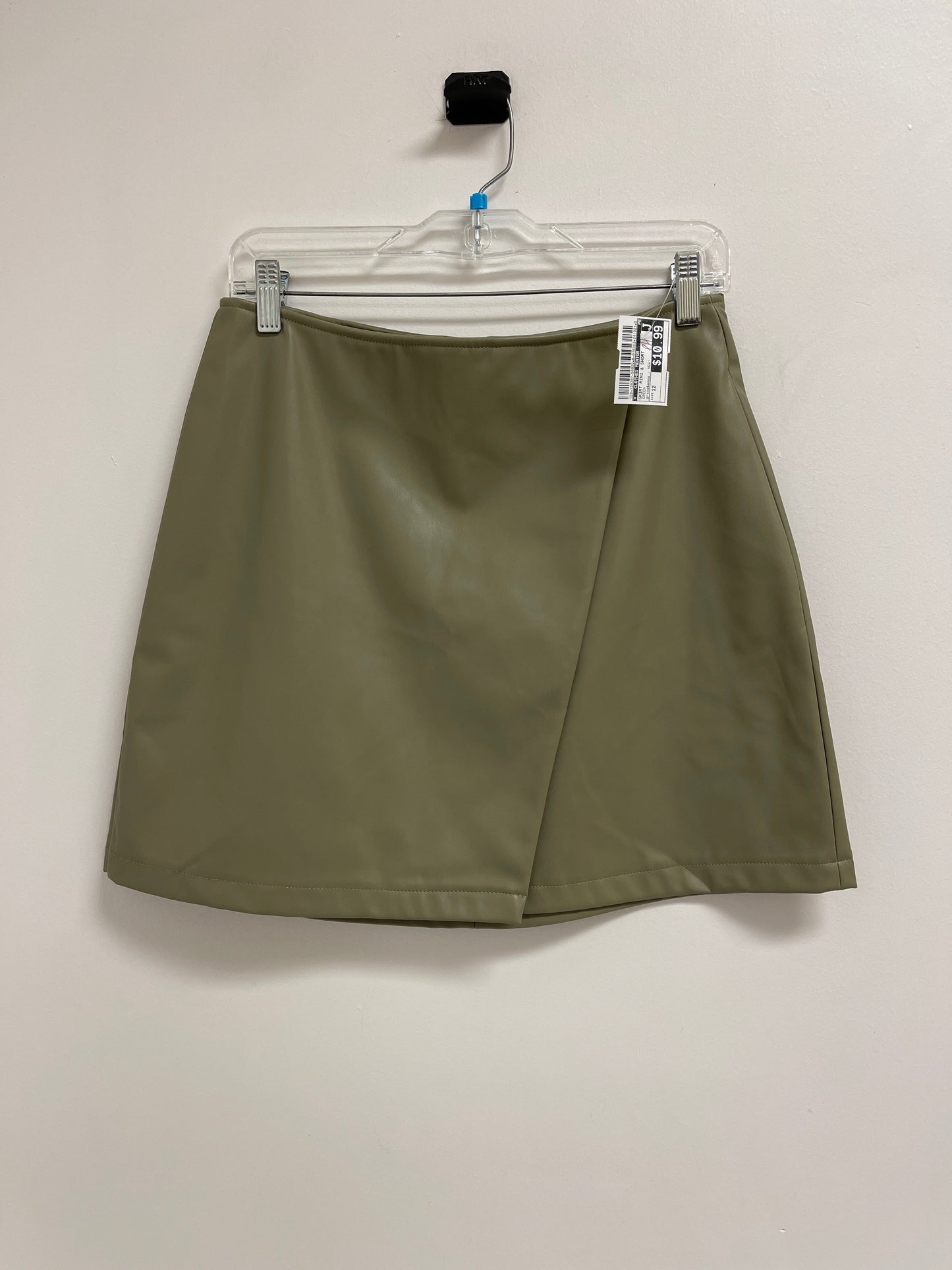 Skirt Mini & Short By Clothes Mentor In Green, Size: 12