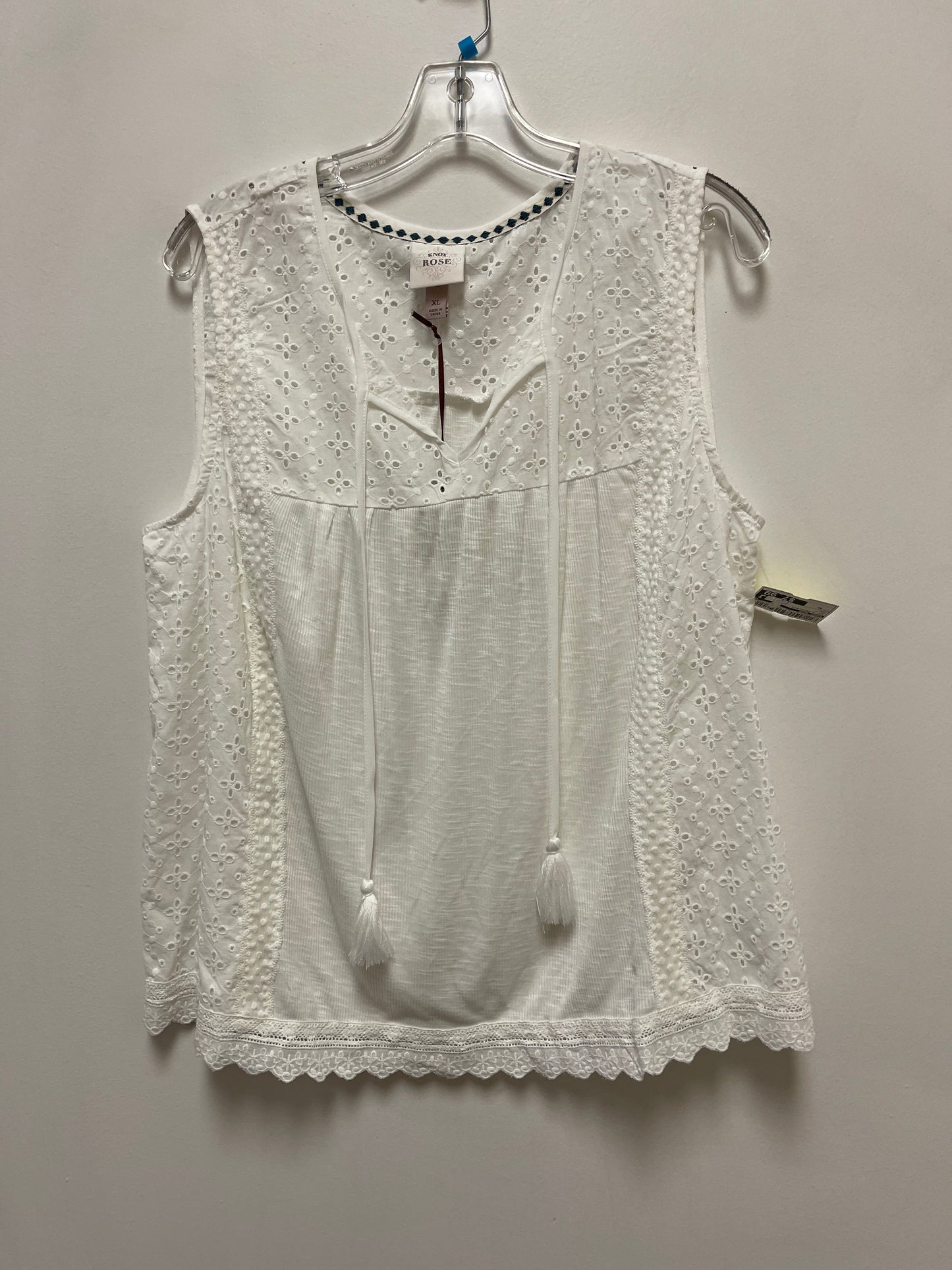 Top Sleeveless By Knox Rose In White, Size: Xl