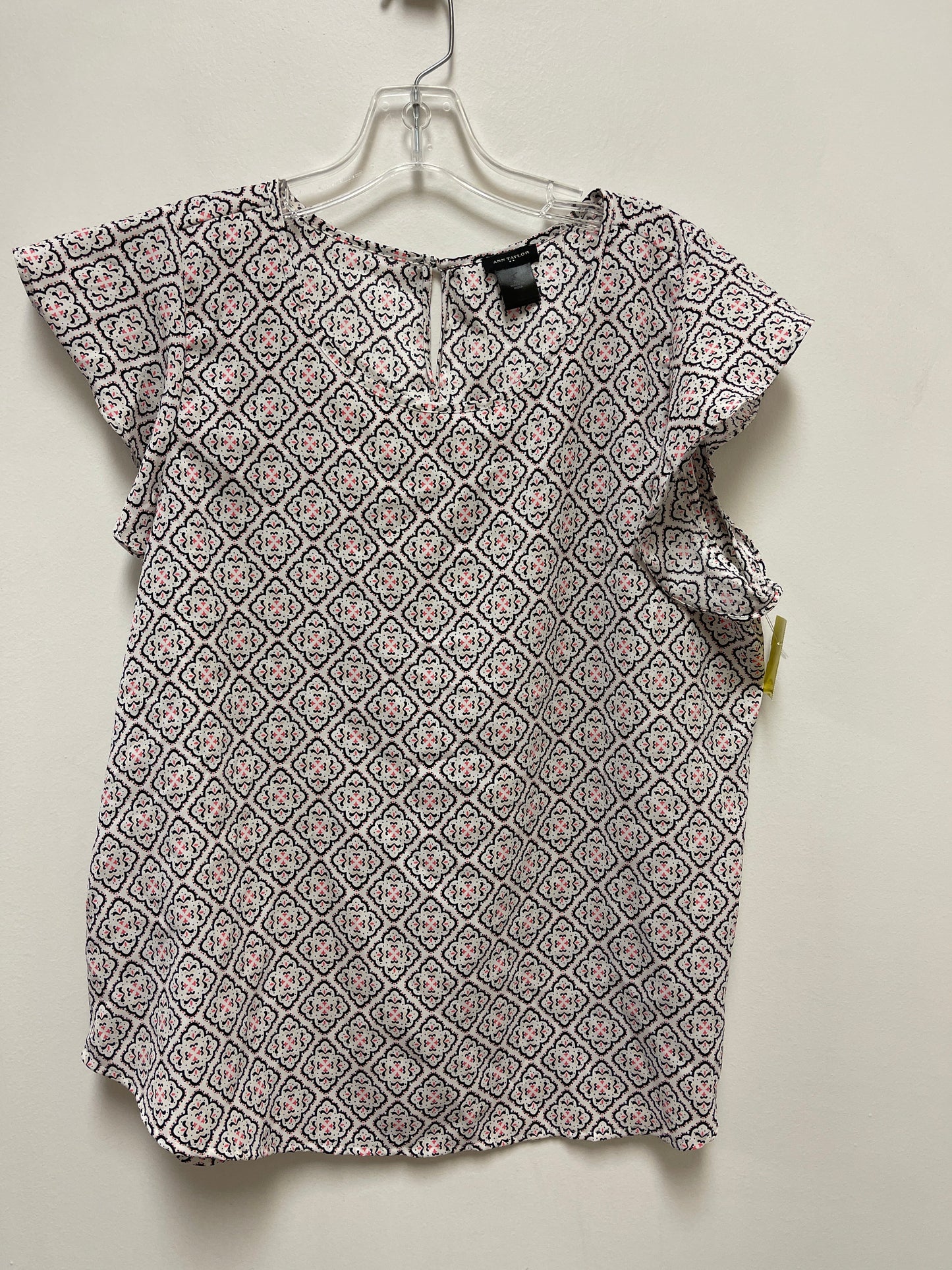 Top Short Sleeve By Ann Taylor In Black & Pink, Size: Xl