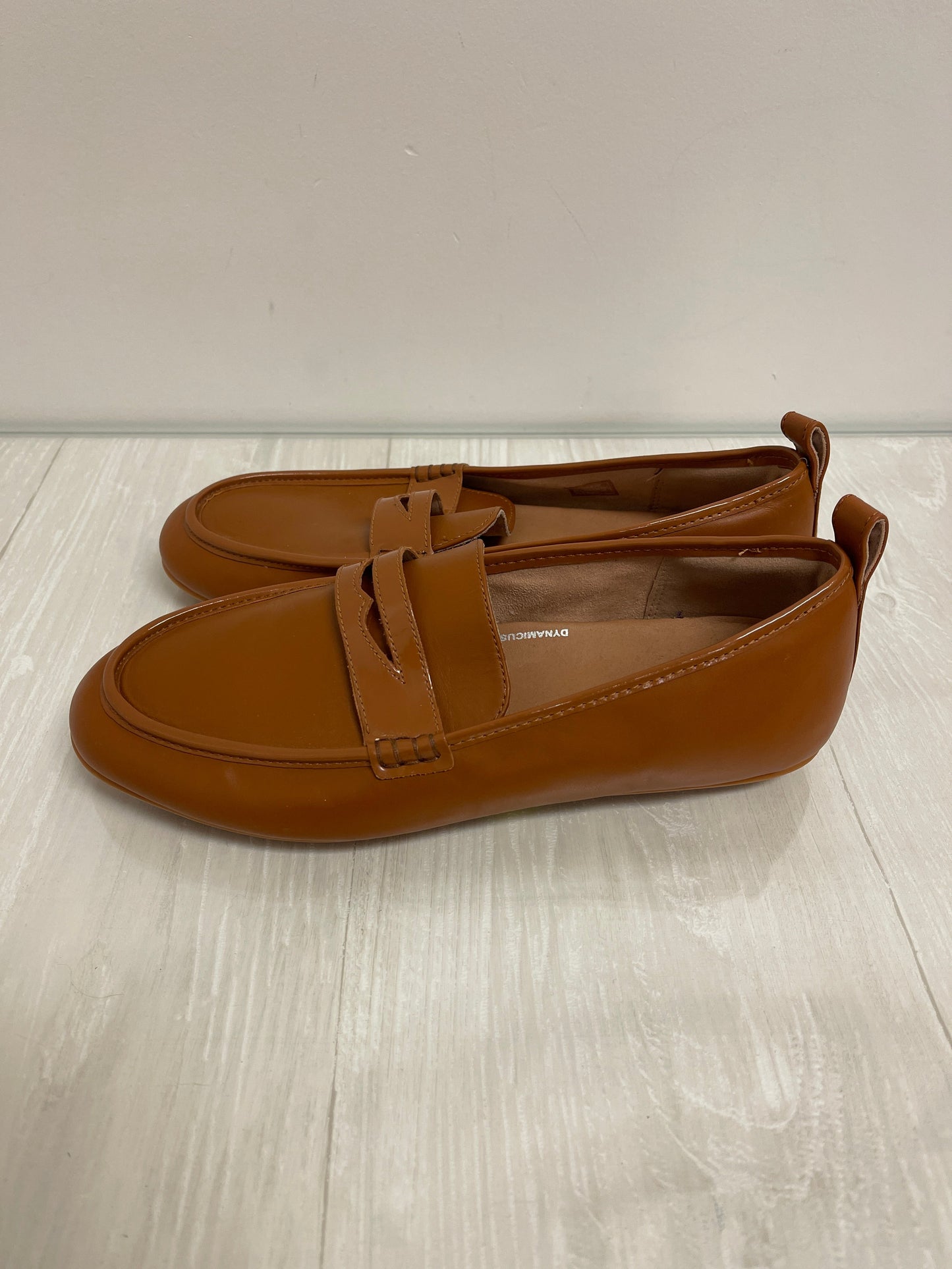 Shoes Flats By Fitflop In Tan, Size: 8.5