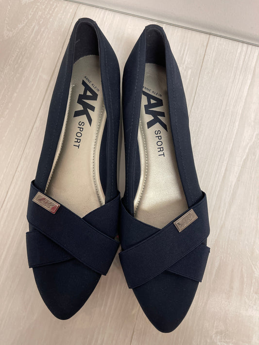 Shoes Flats By Anne Klein In Navy, Size: 9.5