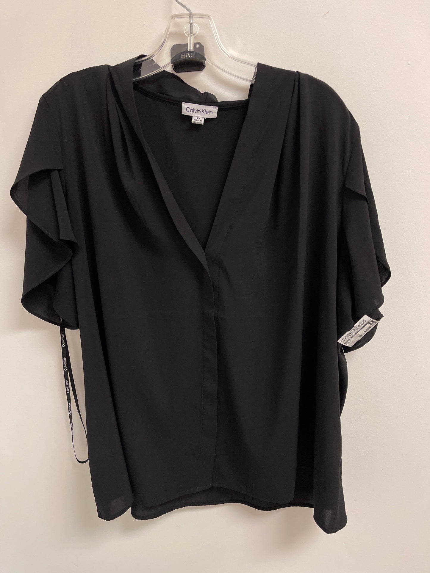 Top Short Sleeve By Calvin Klein In Black, Size: 2x