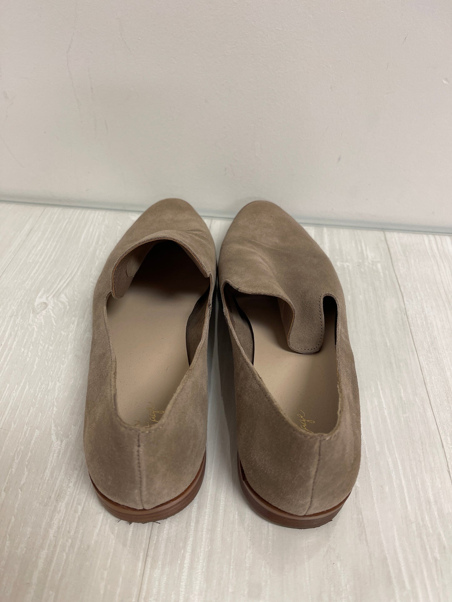 Shoes Flats By Crown Vintage In Taupe, Size: 11