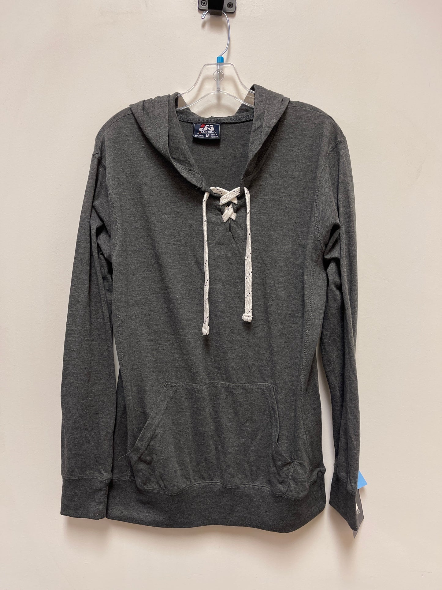 Sweatshirt Hoodie By Clothes Mentor In Grey, Size: M