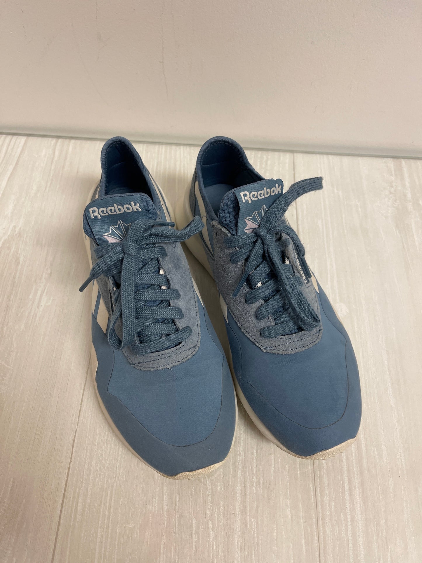 Shoes Sneakers By Reebok In Blue, Size: 7