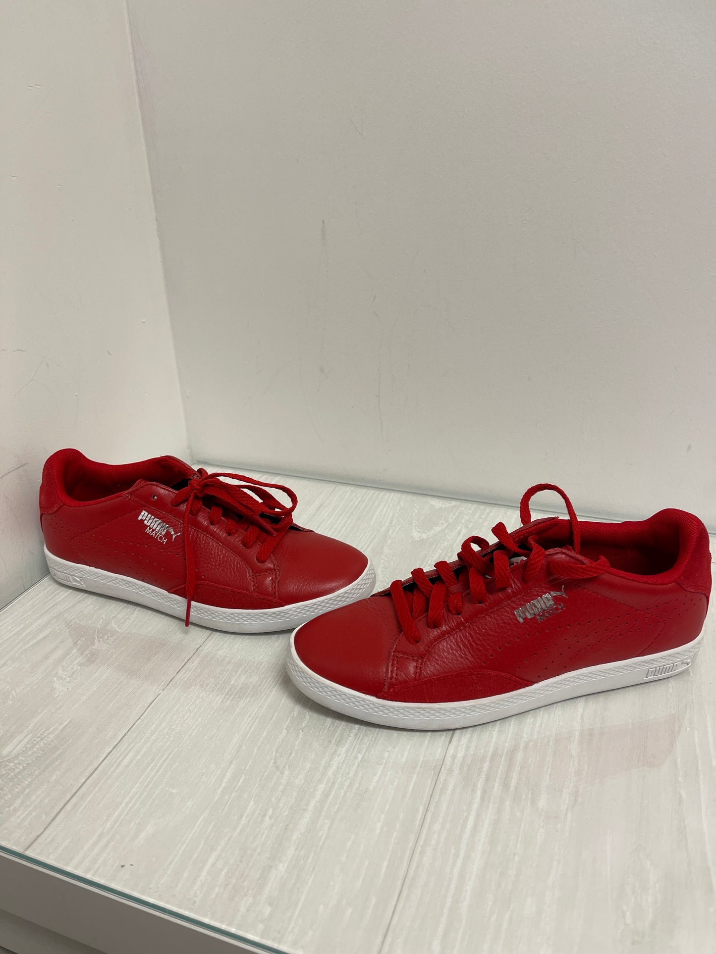 Shoes Sneakers By Puma In Red, Size: 6.5