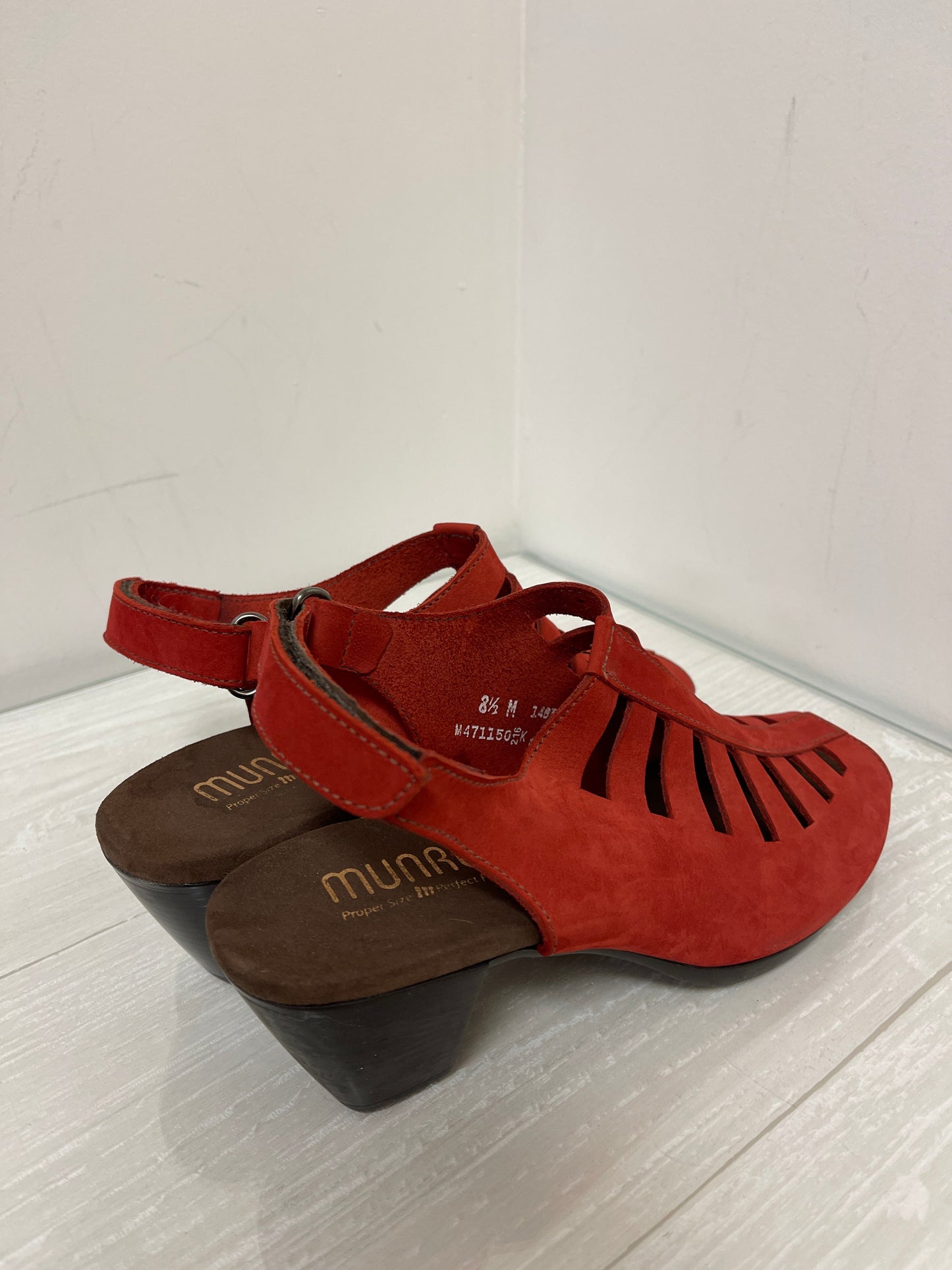 Sandals Heels Block By Munro In Red, Size: 8.5