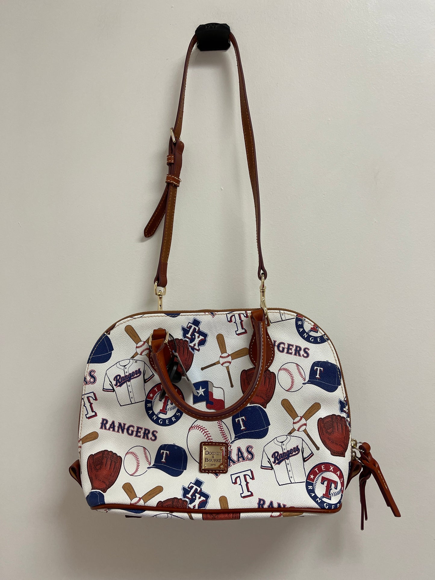 Handbag Designer By Dooney And Bourke, Size: Medium