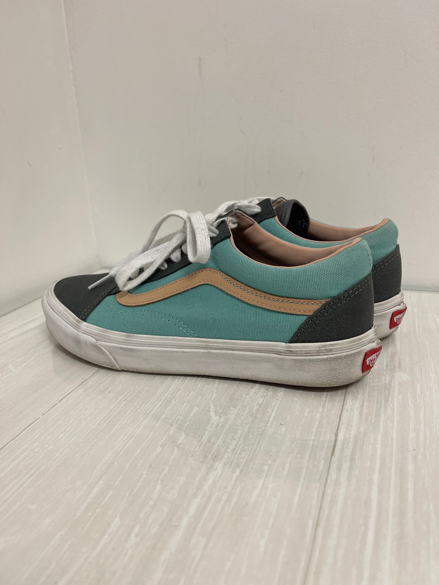 Shoes Sneakers By Vans In Blue & Grey, Size: 9