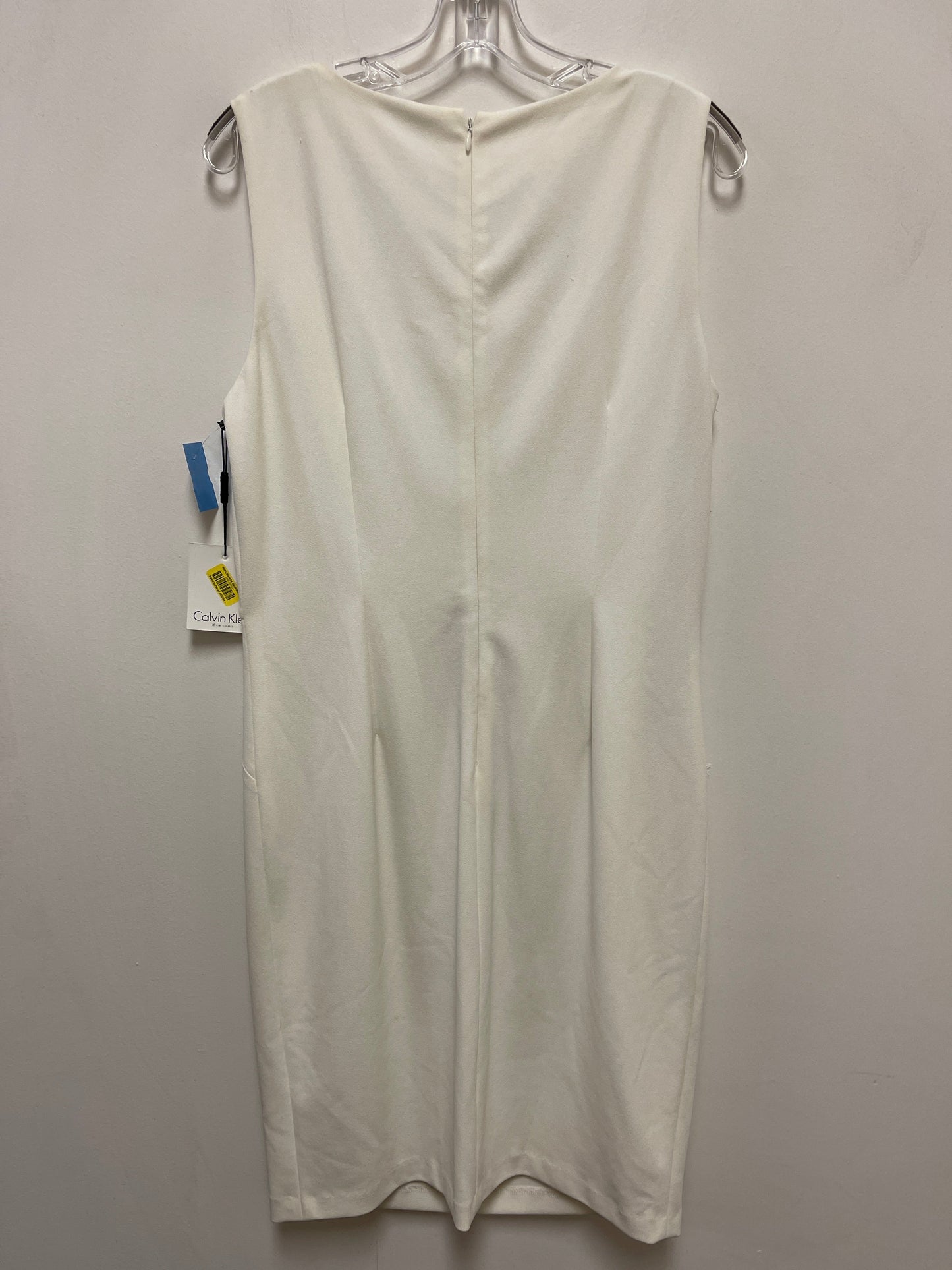 Dress Casual Short By Calvin Klein In White, Size: L