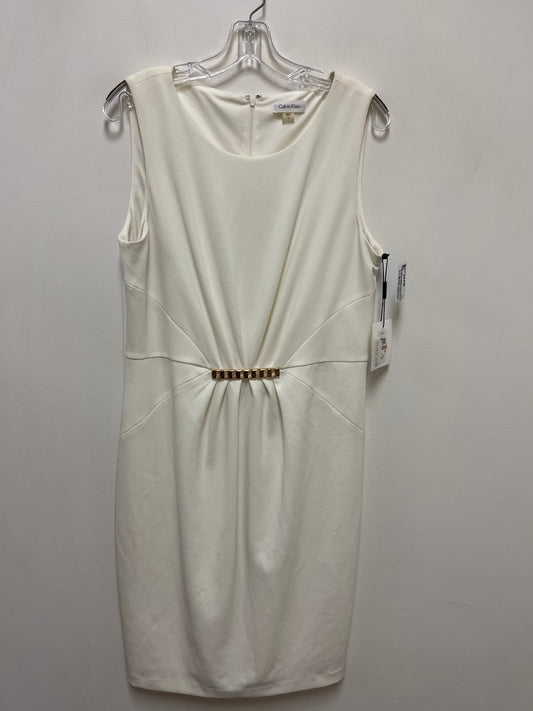 Dress Casual Short By Calvin Klein In White, Size: L